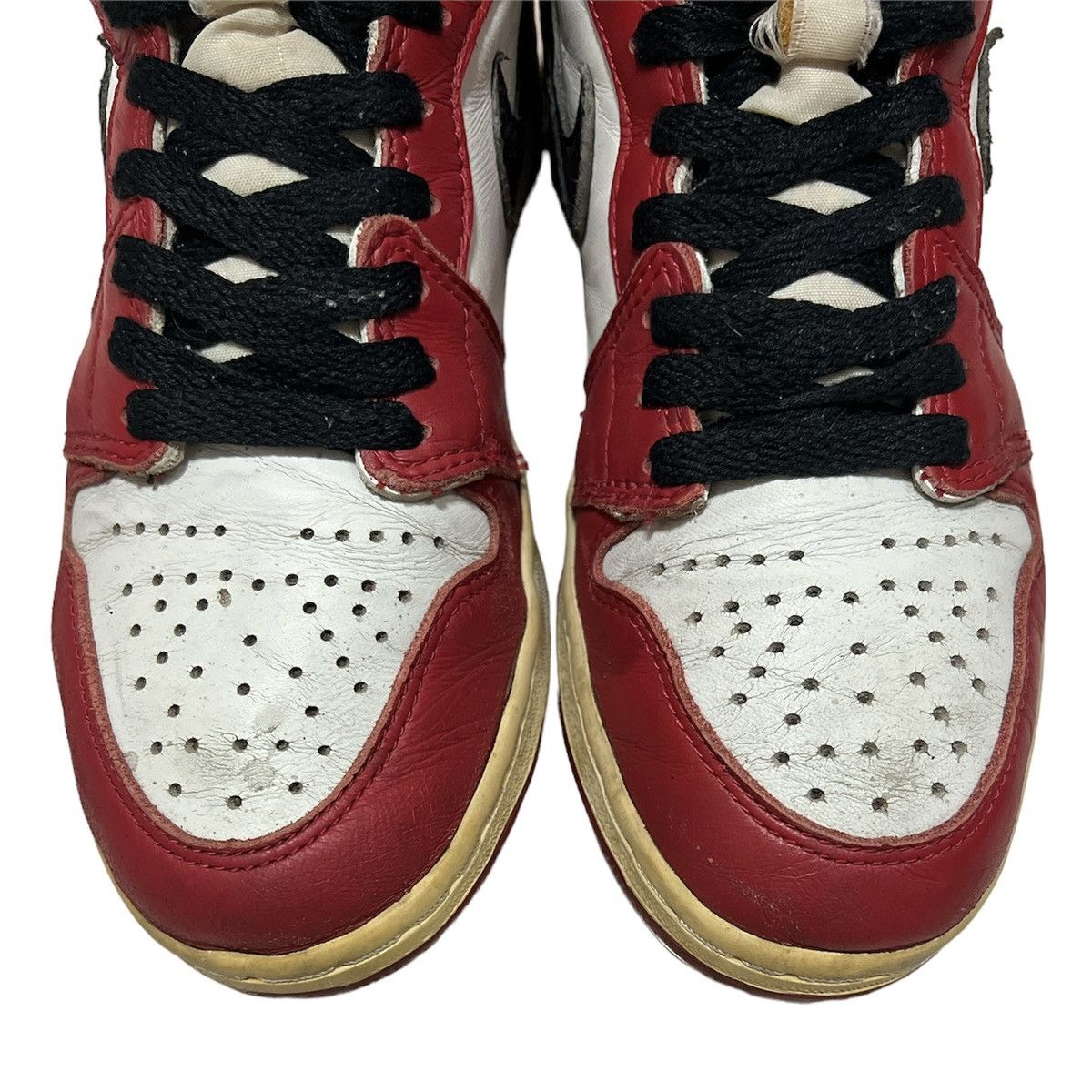 Jordan Brand Retro OG Nike Air Jordan 1 High Chicago 1994 Size US 7.5 / EU 40-41 - 3 Thumbnail