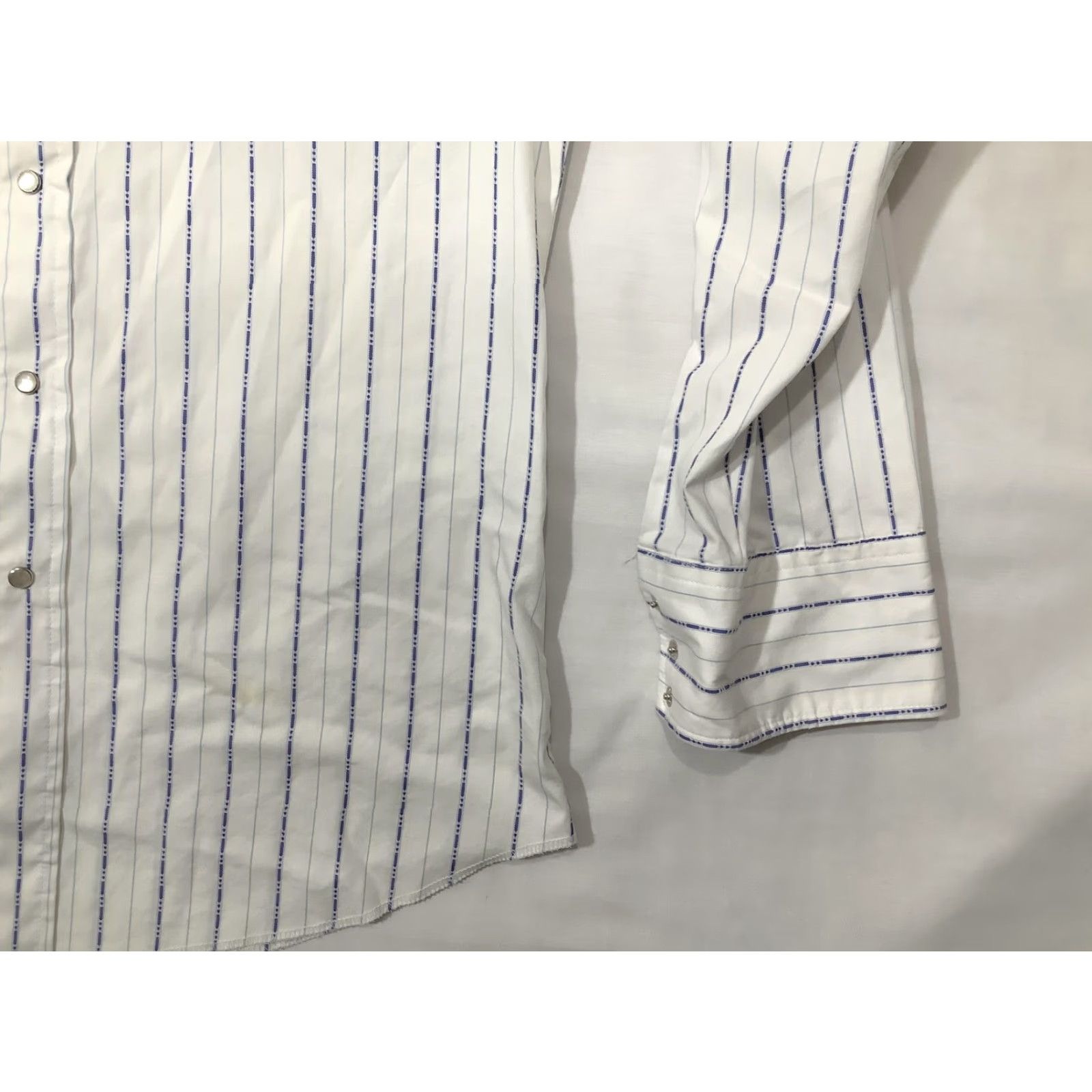 Vintage Ranch and Town Shirt Mens 15.5x34 White Blue Stripe Western Pearl Snap USA Shirt Mens 15.5x34 White Blue Stripe Western Pearl Snap USA Size US M / EU 48-50 / 2 - 4 Thumbnail