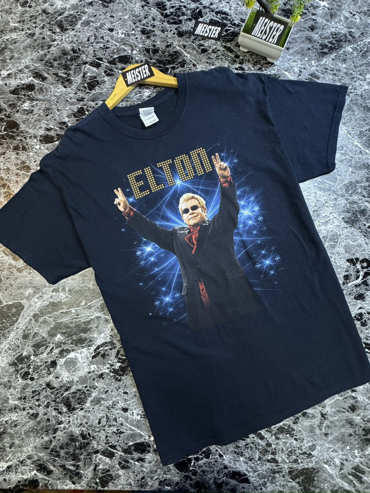 Other Elton John Tour 2012 Vintage y2k tshirt Size US XL / EU 56 / 4 - 1 Thumbnail