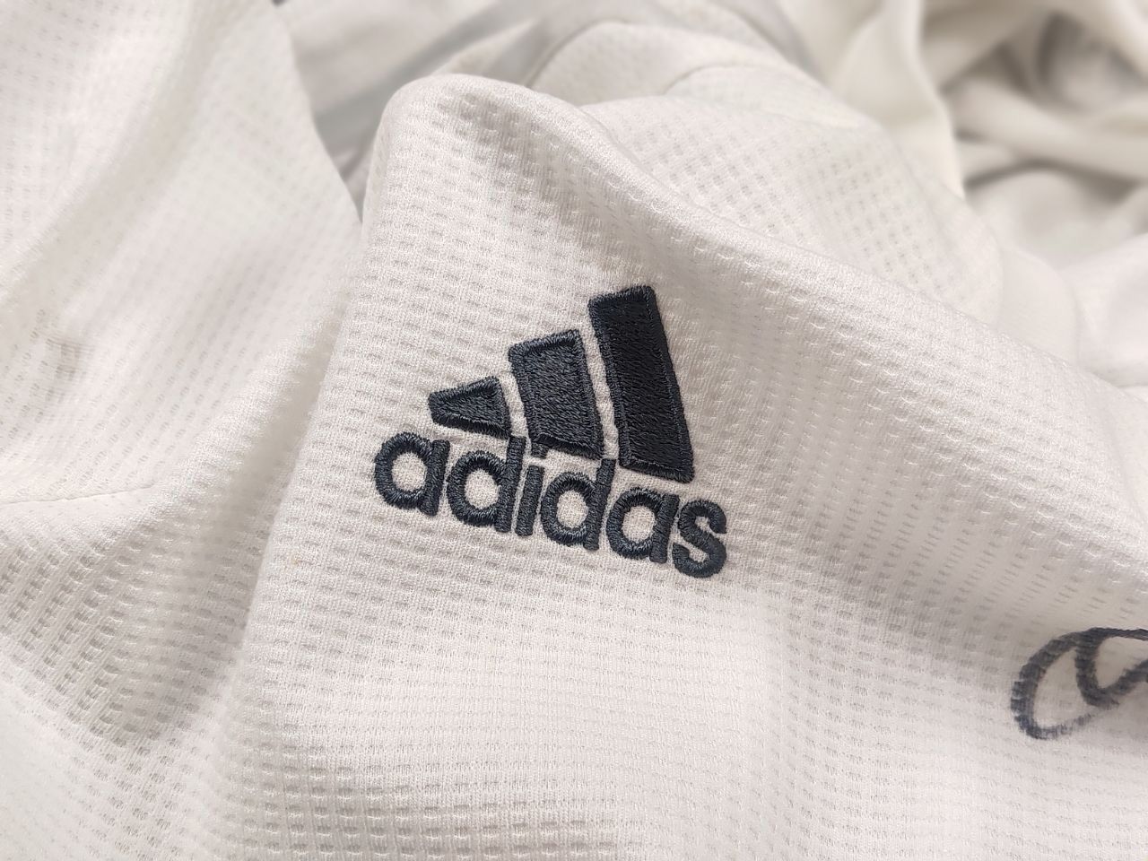 Adidas Aut 2015-16 Adidas Real Madrid Long Sleeve Jersey Shirt Home Size US M / EU 48-50 / 2 - 18 Thumbnail