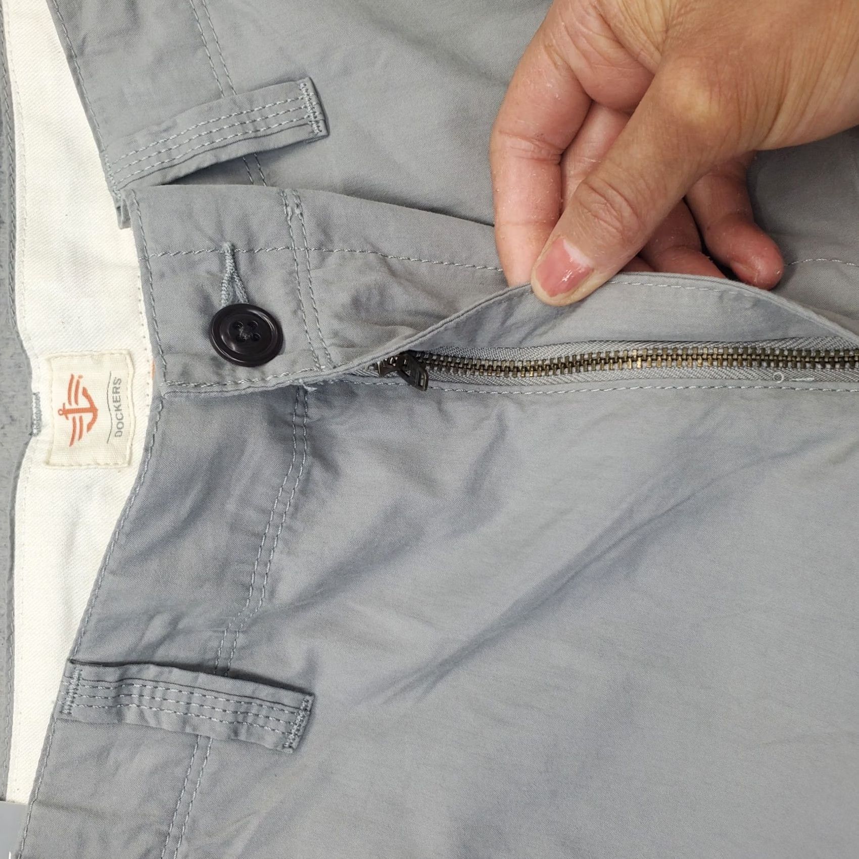 Dockers DOCKERS Mens Size 30 Gray Classic Fit Flat Front Lightweight Cargo Pocket Shorts Mens Size US 30 / EU 46 - 6 Thumbnail
