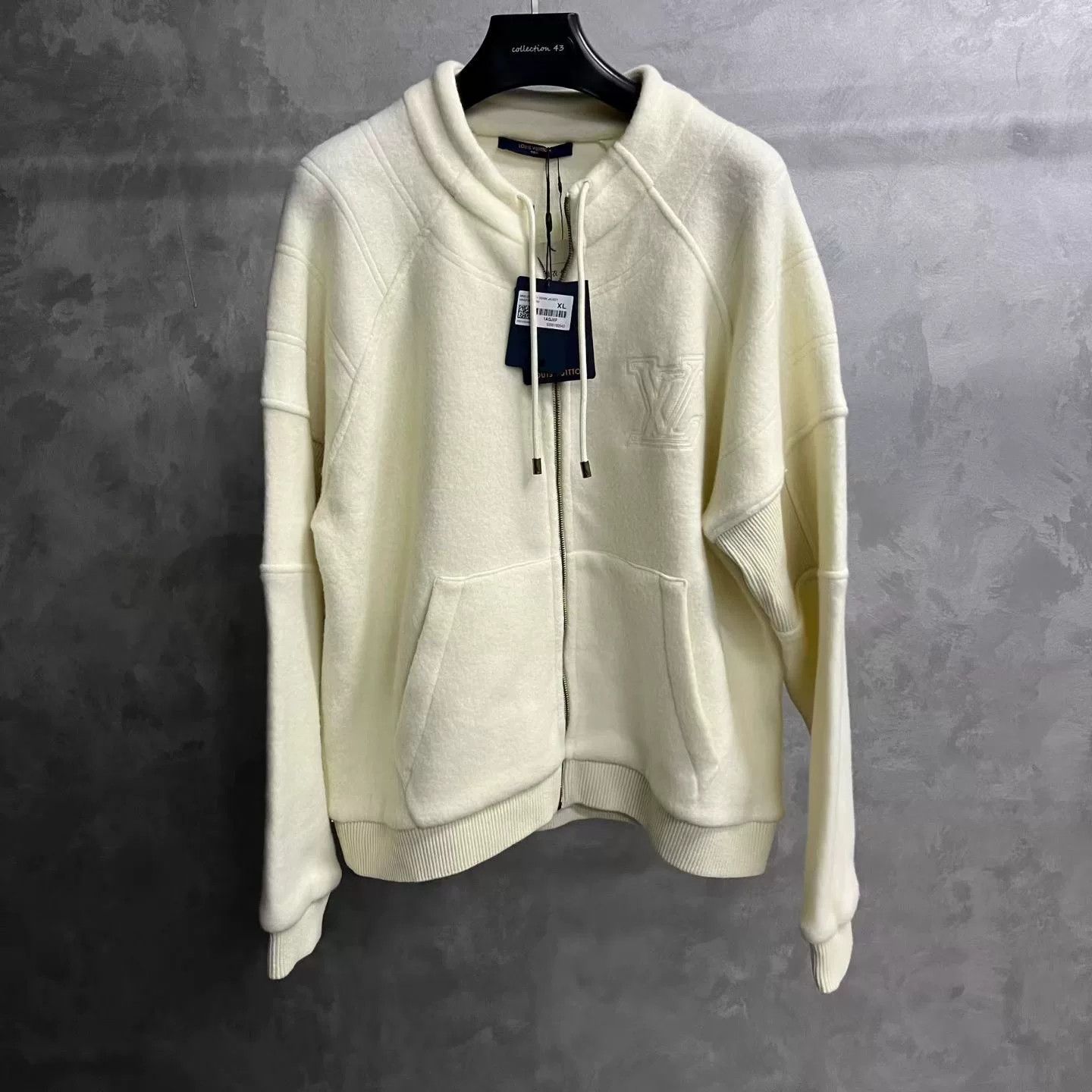 Louis Vuitton Louis Vuitton Wool White Light Jacket xl Men Size US XL / EU 56 / 4 - 1 Thumbnail