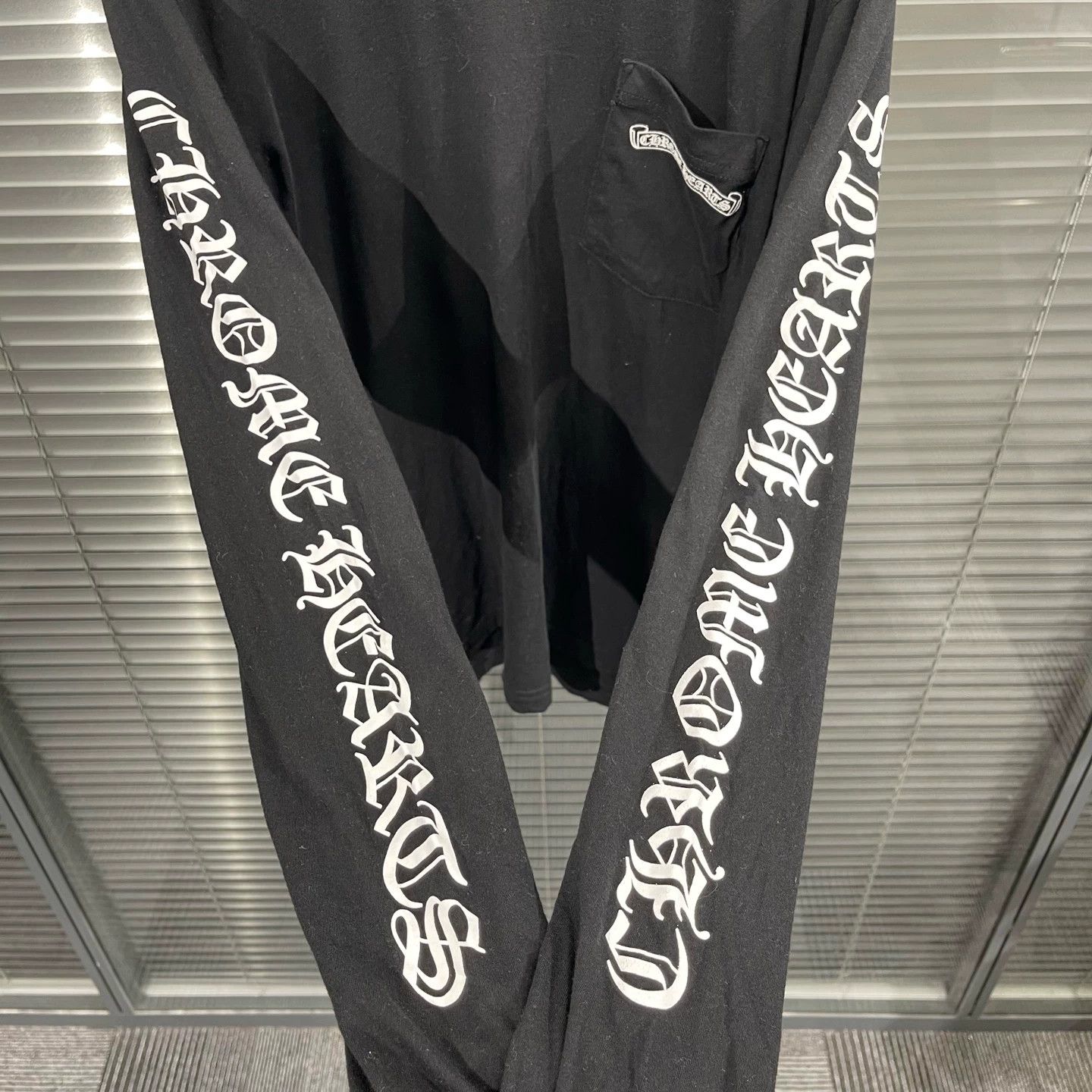 Chrome Hearts Chrome Hearts Scroll Logo Print LS M like new Size US M / EU 48-50 / 2 - 5 Thumbnail