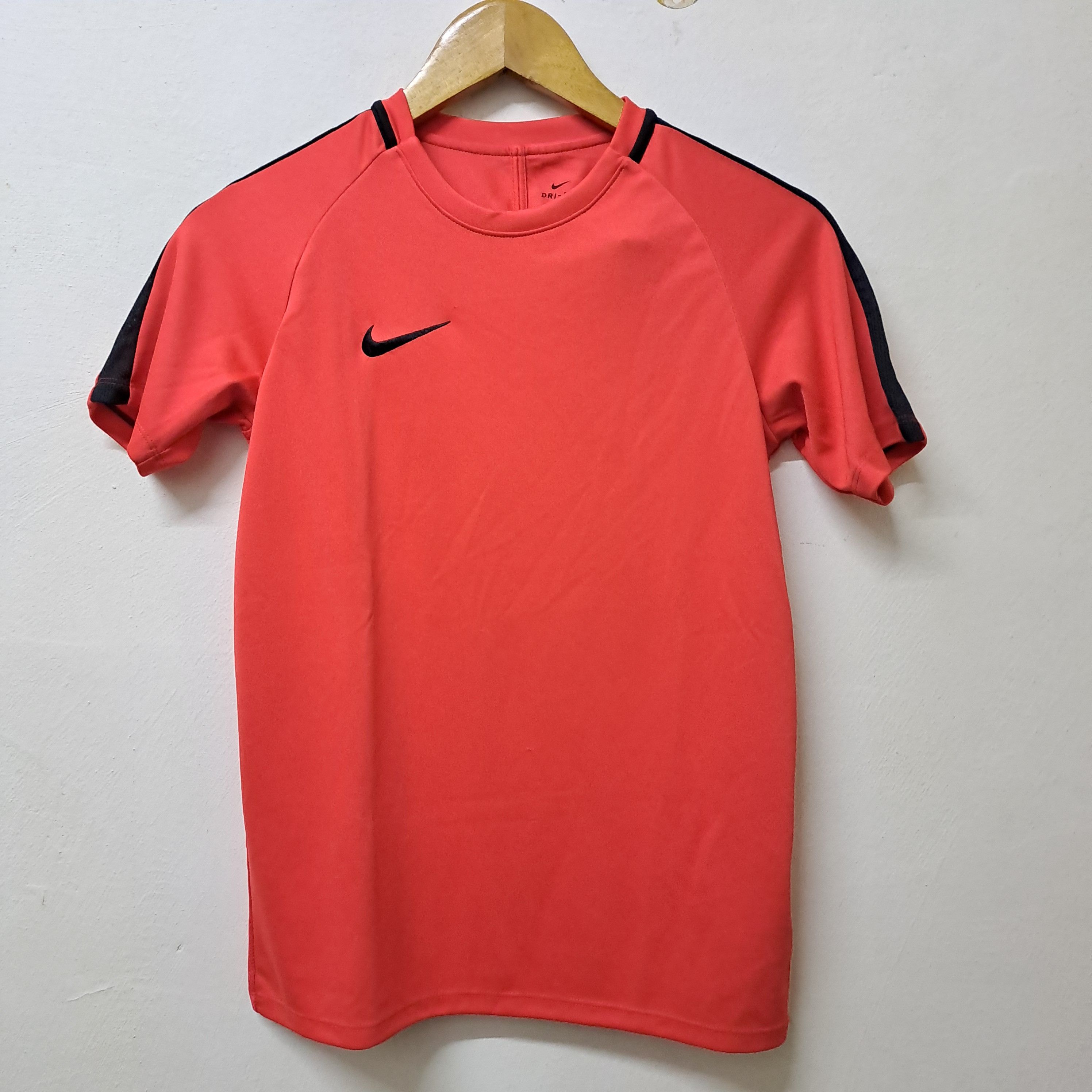 Nike Nike Jersey T Shirt Size US S / EU 44-46 / 1 - 1 Thumbnail