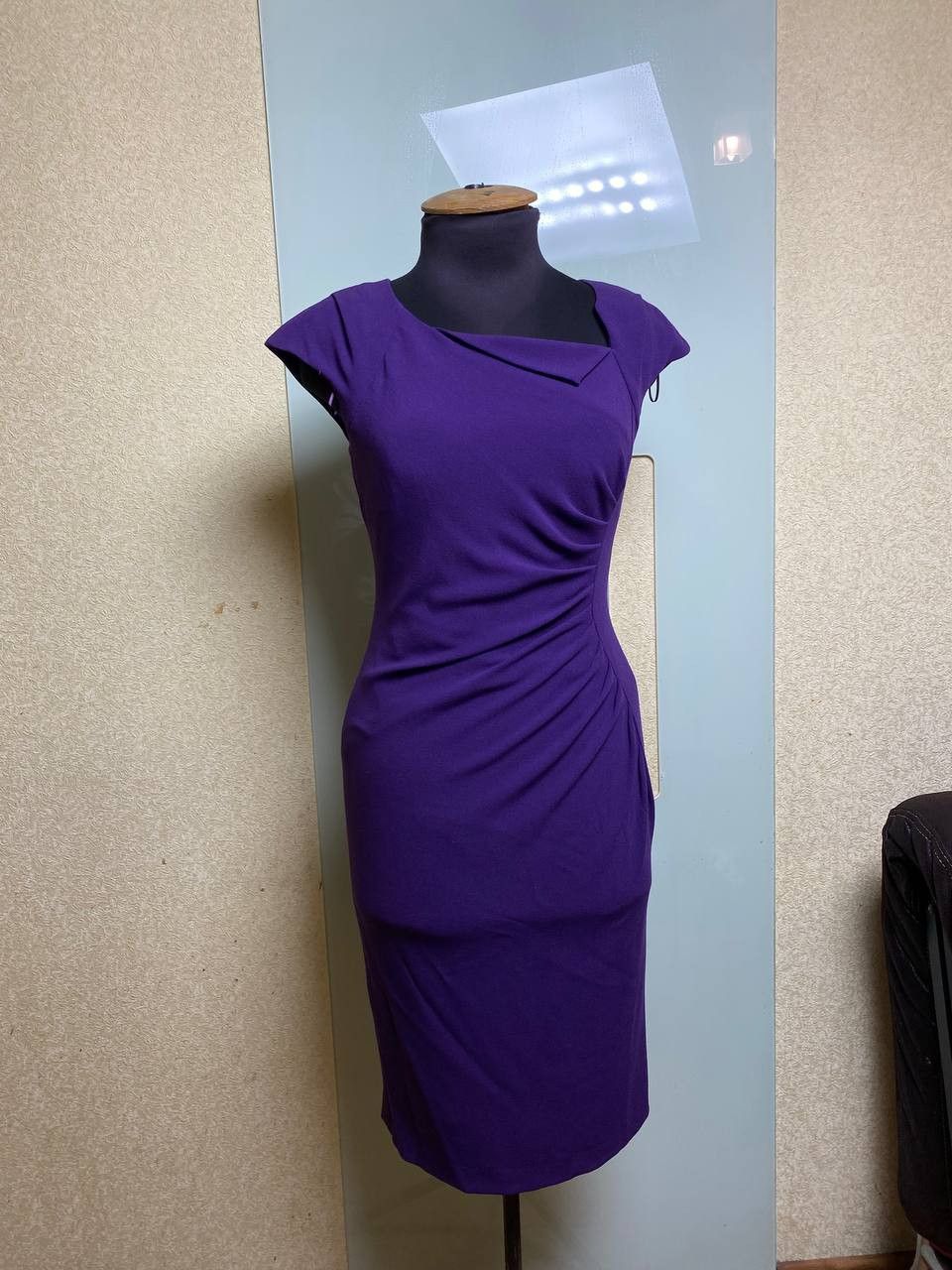 LK Bennett LK Bennett Purple Ruched Davina Worn By Kate Middleton Size M / US 6-8 / IT 42-44 - 1 Thumbnail