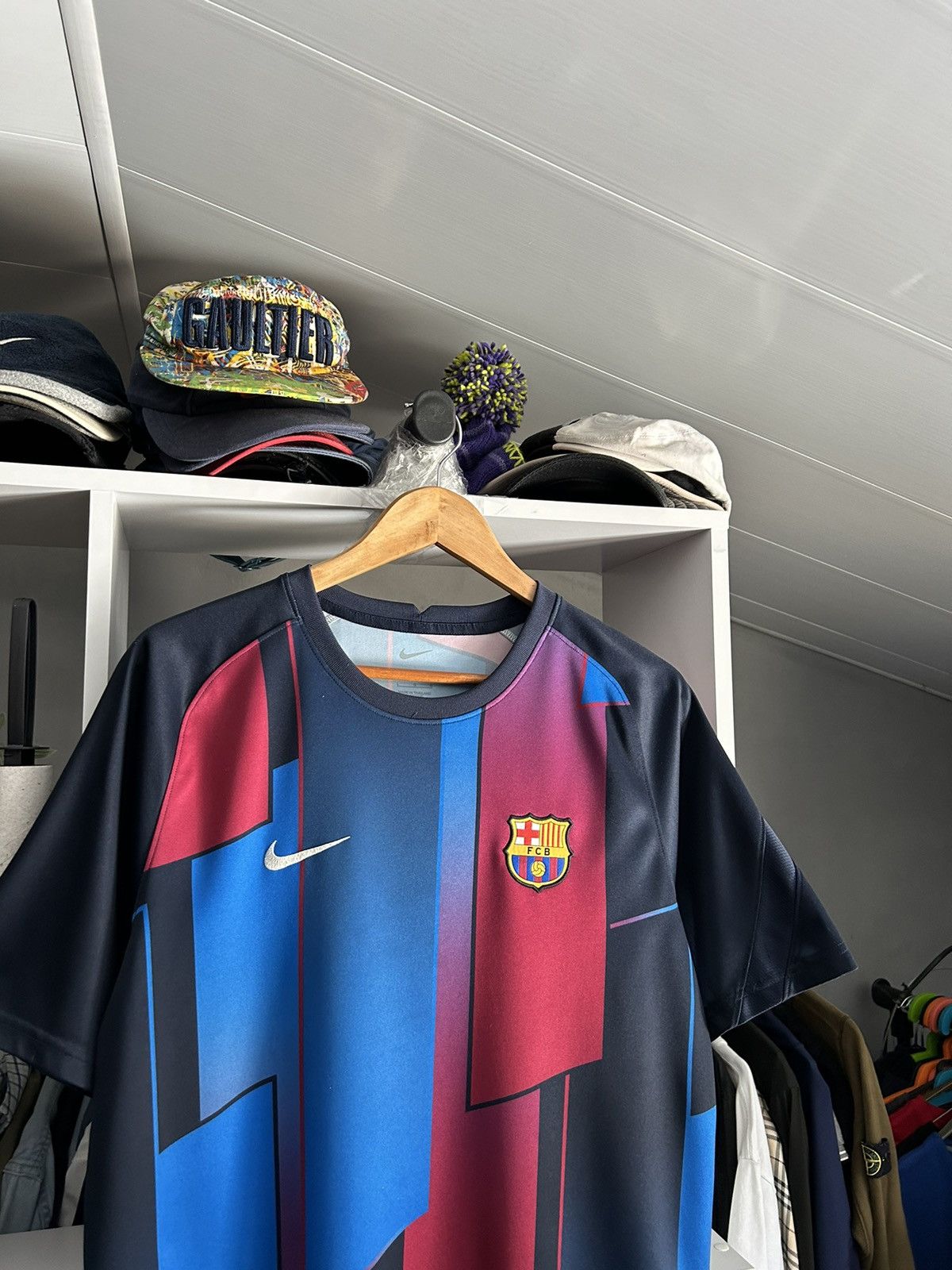 Nike Barcelona Pre-match 2021/22 jersey t shirt Size US L / EU 52-54 / 3 - 3 Thumbnail