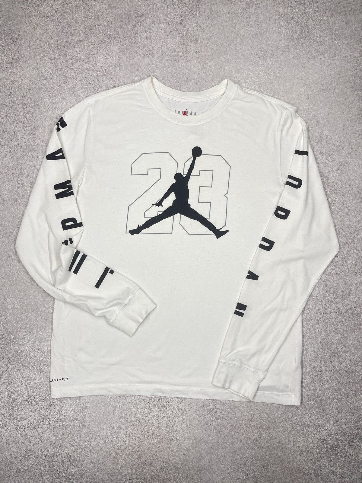 Jordan Brand Mens Nike Air Jordan JumpMan 23 Longsleeve White Big Logo Size US L / EU 52-54 / 3 - 2 Thumbnail