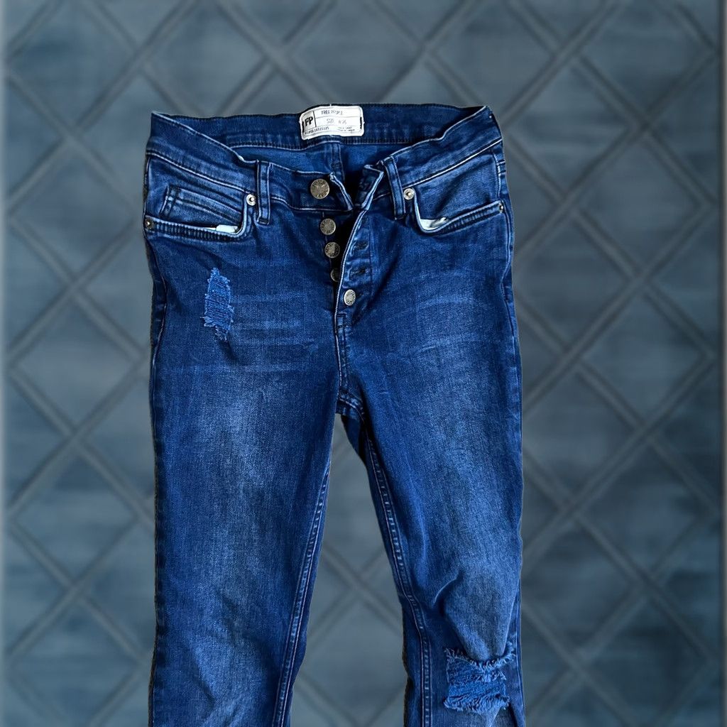 Free People Free People Jeans Women 26 Skinny Blue Denim 61855-16515125 Distressed Slim Regular Modern Blue Womens Jeans Distressed Size 26" / US 2 / IT 38 - 1 Thumbnail