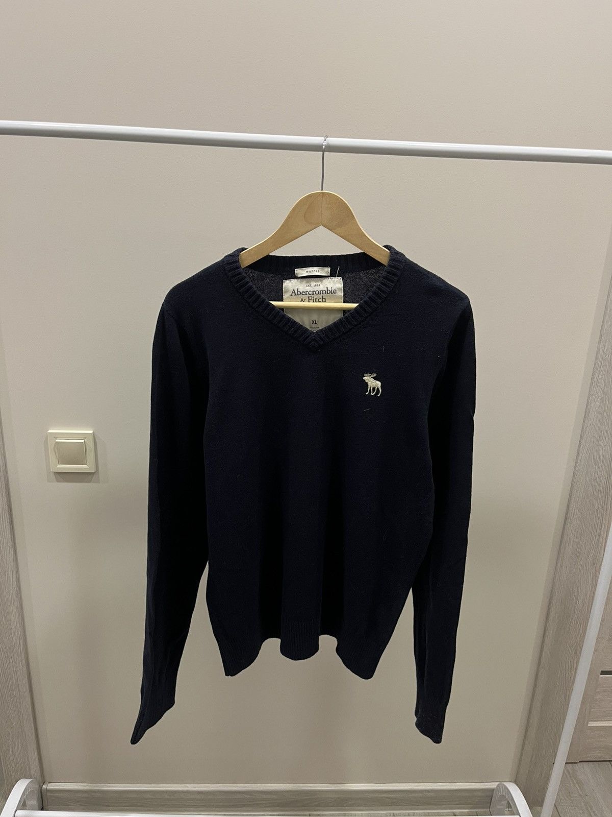 Abercrombie & Fitch Abercrombie and Fitch Sweater V-Neck Size US XL / EU 56 / 4 - 1 Thumbnail