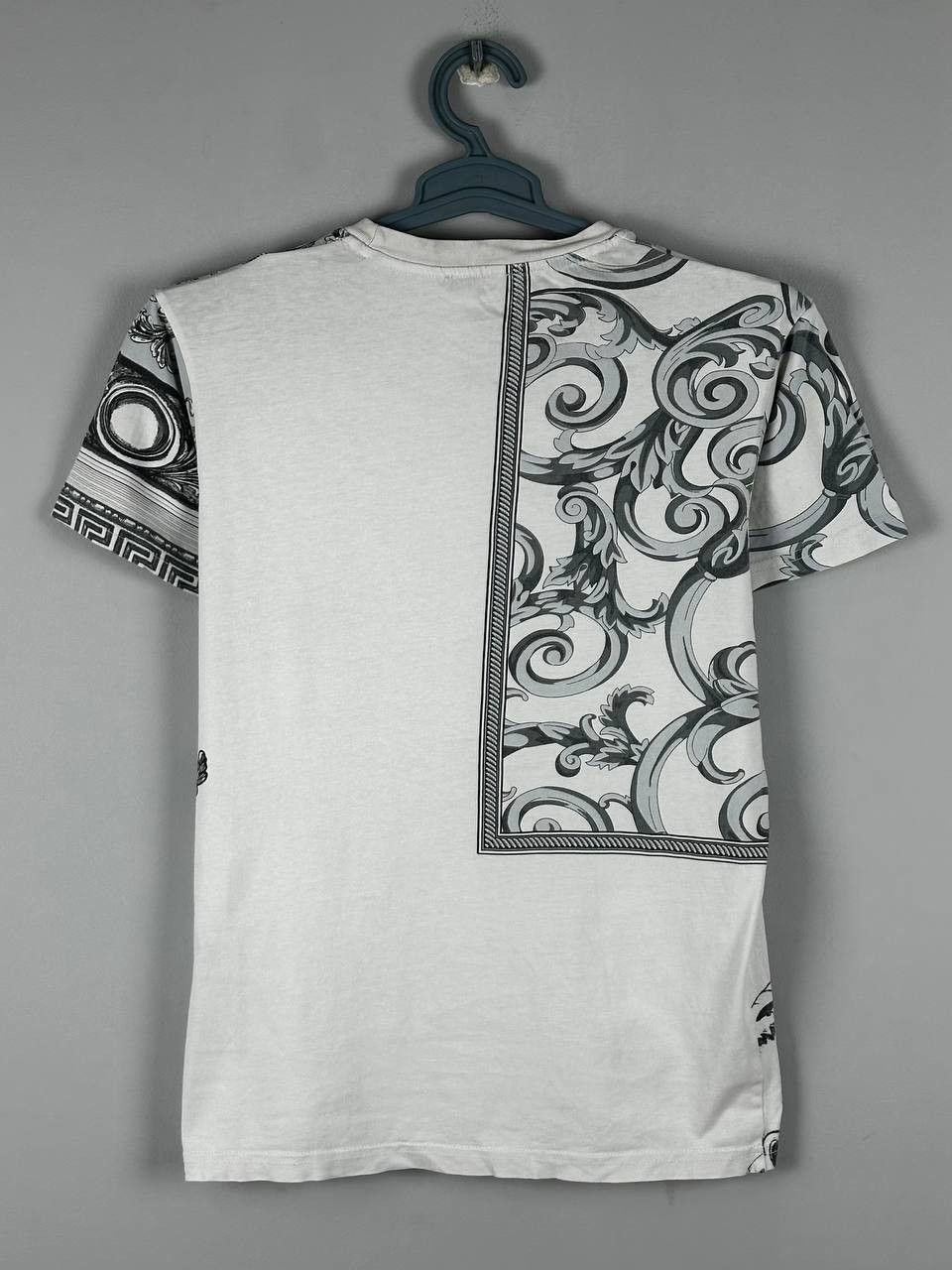 Versace Luxury Versace Medusa Logo Printed T Shirt Size US S / EU 44-46 / 1 - 13 Thumbnail