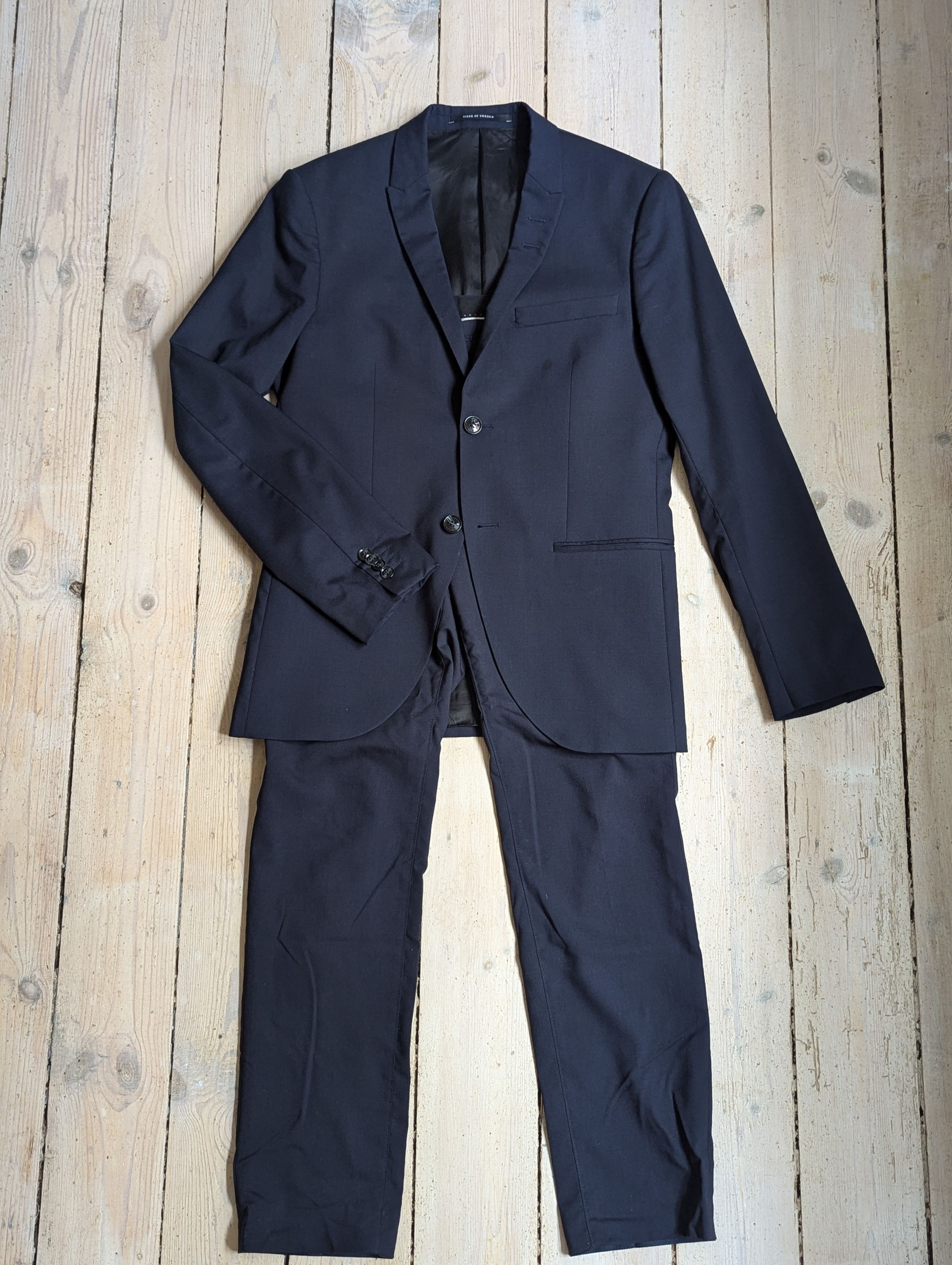 Tiger of Sweden Tiger Of Sweden Navy Suit Size 36R - 1 Thumbnail