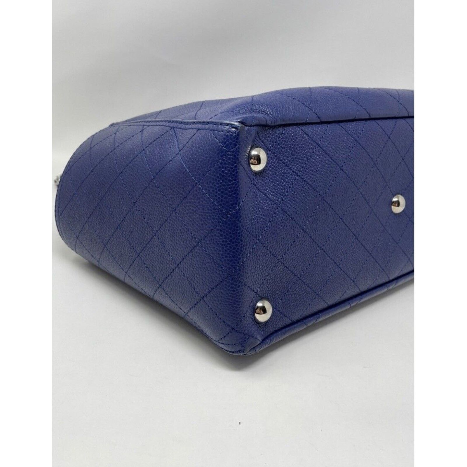 Chanel CHANEL Quilted Blue Caviar Leather Pocket Chain CC Charm Size ONE SIZE - 7 Thumbnail