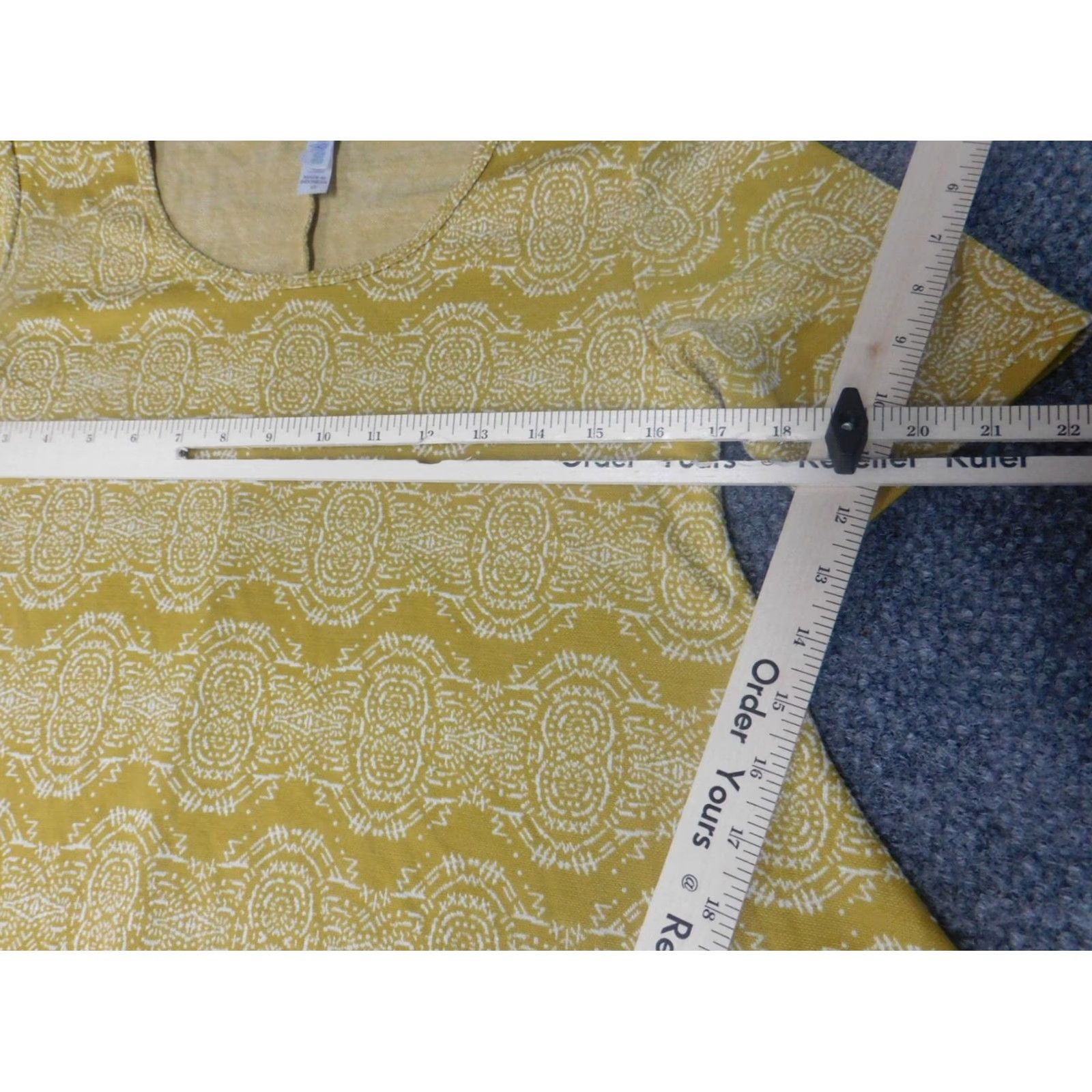 Vintage LuLaRoe Blouse XS Yellow Short Sleeve Knit Pocket Collared Button-Down Geometric Modern Womens Regular Mindful Size XS / US 0-2 / IT 36-38 - 5 Thumbnail