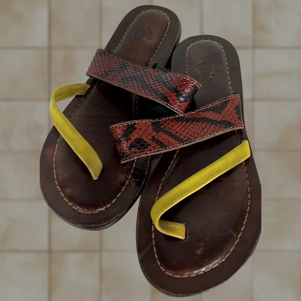 Bata VINTAGE Bata Red Snakeskin Leather Strappy Flat Toe Post Sandals Women 9 ITALY Size US 9 / IT 39 - 1 Thumbnail