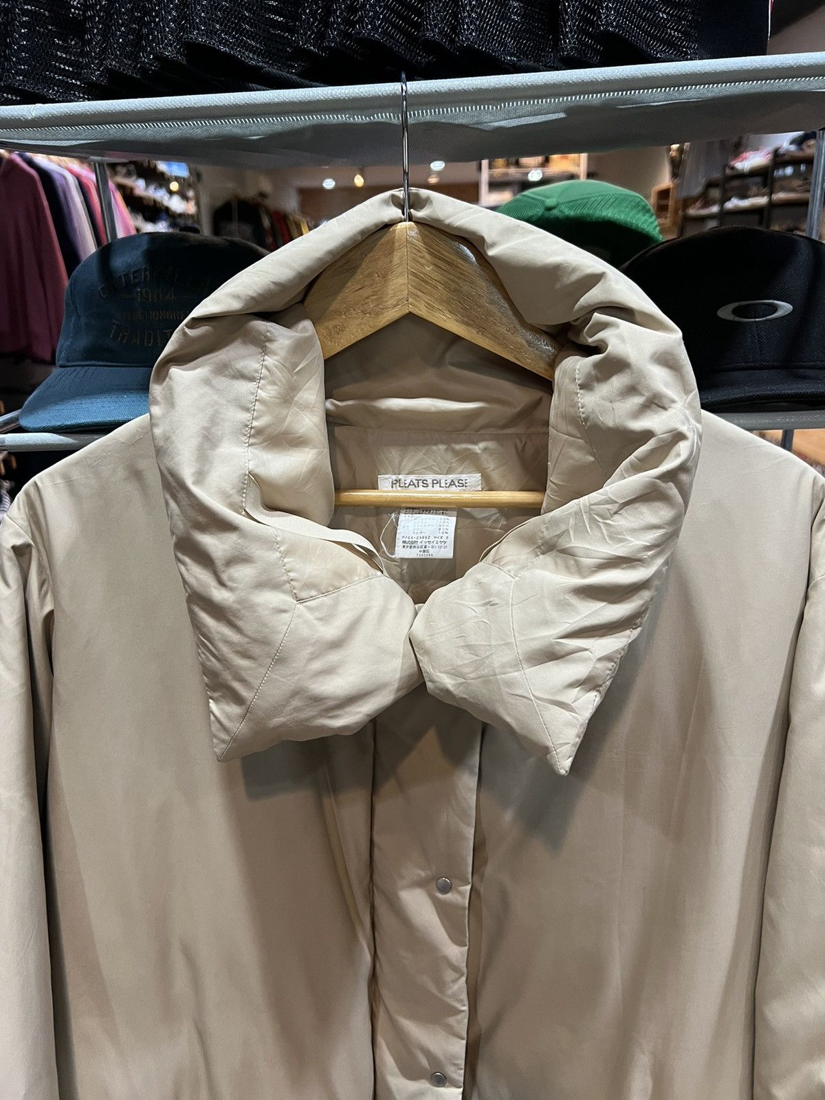 Issey Miyake × Pleats Please Issey Miyake Rare💥 1990 Pleats Please Issey Miyake Puffer Jacket Size US L / EU 52-54 / 3 - 2 Thumbnail
