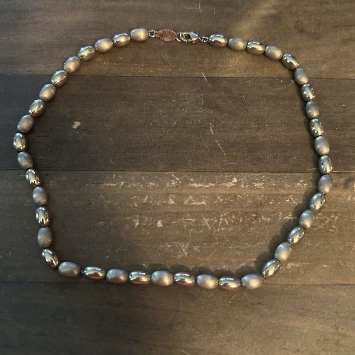 Other Liz Claiborne gold tone barrel bead necklace Size ONE SIZE - 2 Thumbnail