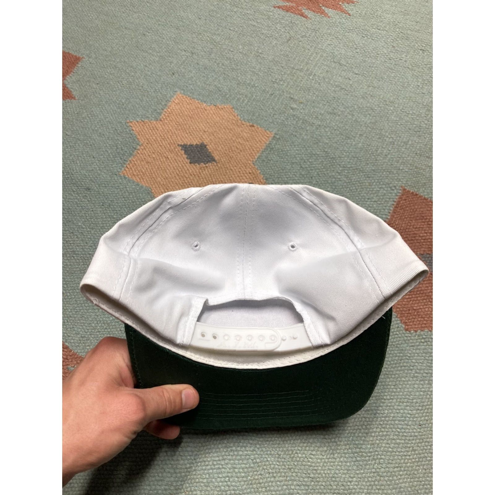 Vintage VINTAGE Animal White Snapback Hats Bear River Ontario Canada Adjustable Cap Men White Animal Bears Snapback Cap Men Size ONE SIZE - 5 Thumbnail