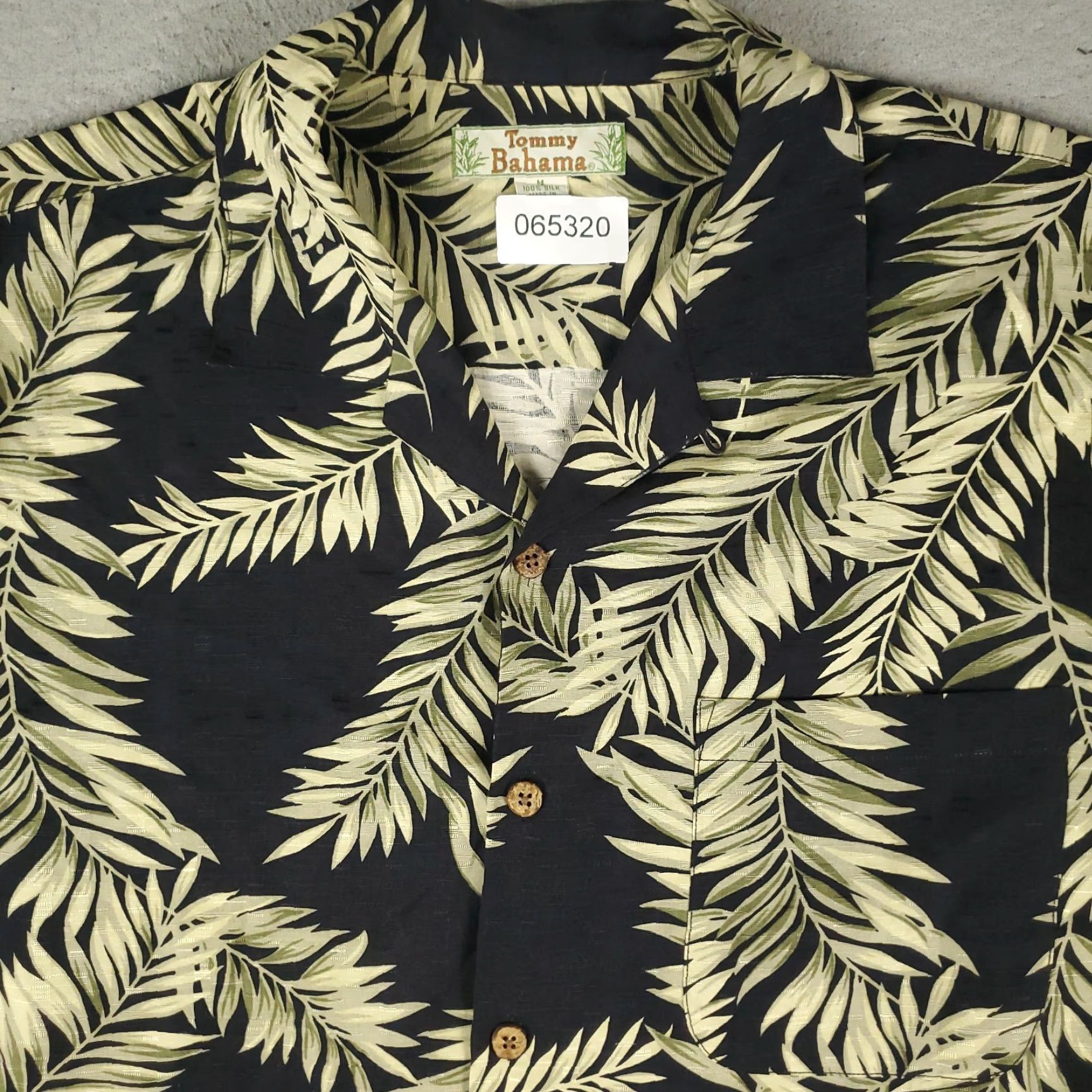 Tommy Bahama Tommy Bahama Shirt Mens Medium Black Silk Hawaiian Button Up Size US M / EU 48-50 / 2 - 2 Thumbnail