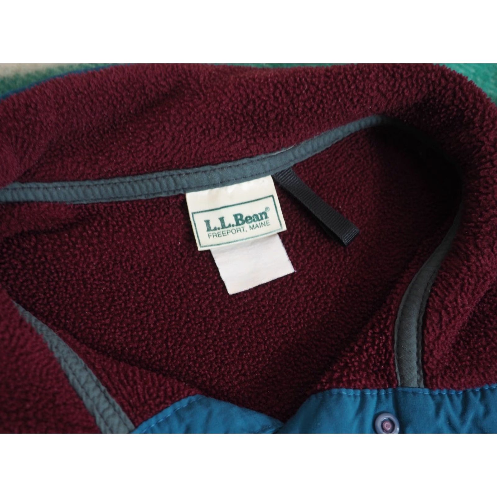 Vintage VINTAGE LL BEAN Jacket Mens L 90s Fleece Snap Outdoor Hiking Red blue Script Logo Embroidered Knit/Bodywarmer - 24" pit to pit 25" length Size US L / EU 52-54 / 3 - 3 Thumbnail