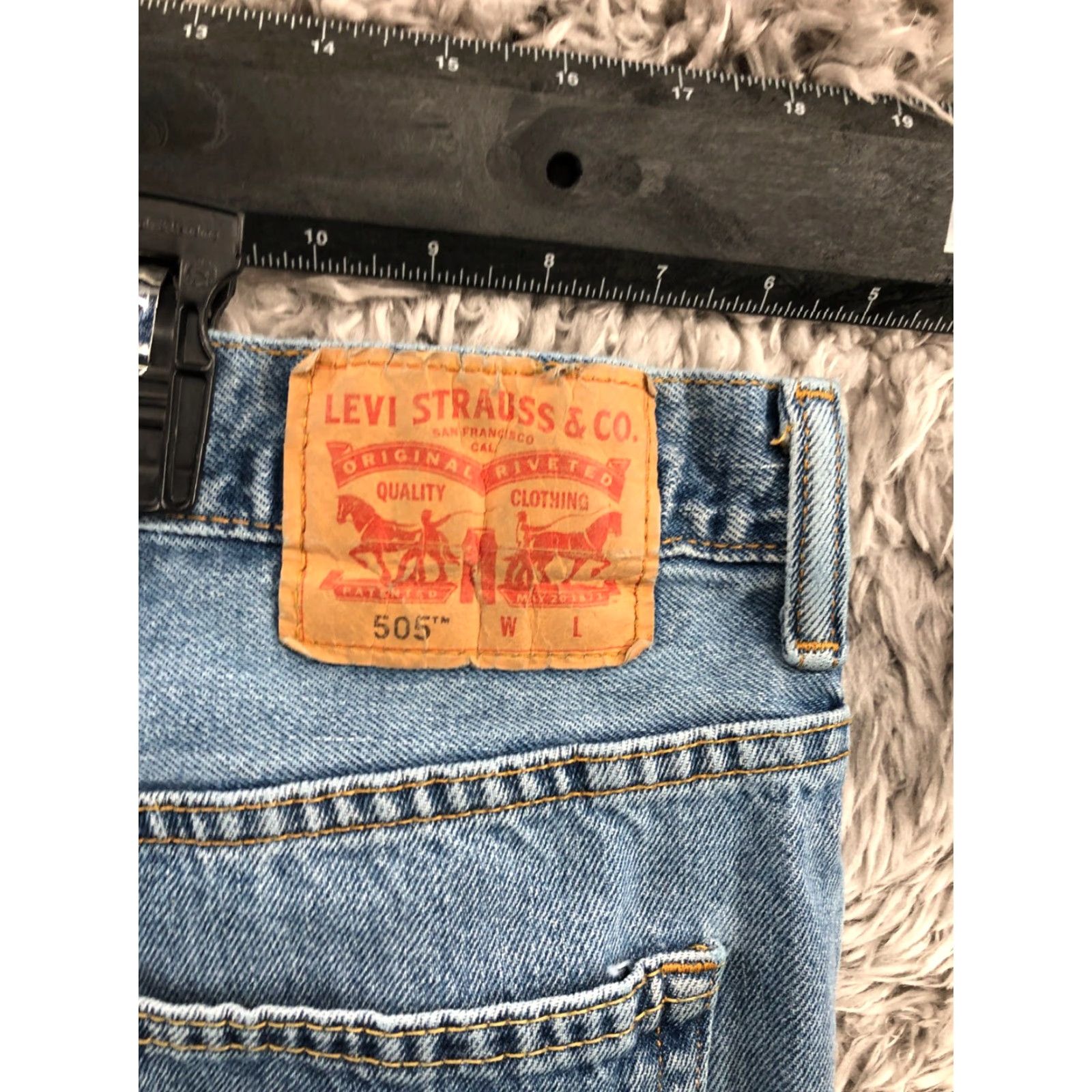 Levi's Levi's 505 Jeans Mens Regular Straight Denim Blue 46x32 Mid Rise 46 Waist 32 Inseam 5-Pocket Size US 30 / EU 46 - 6 Thumbnail