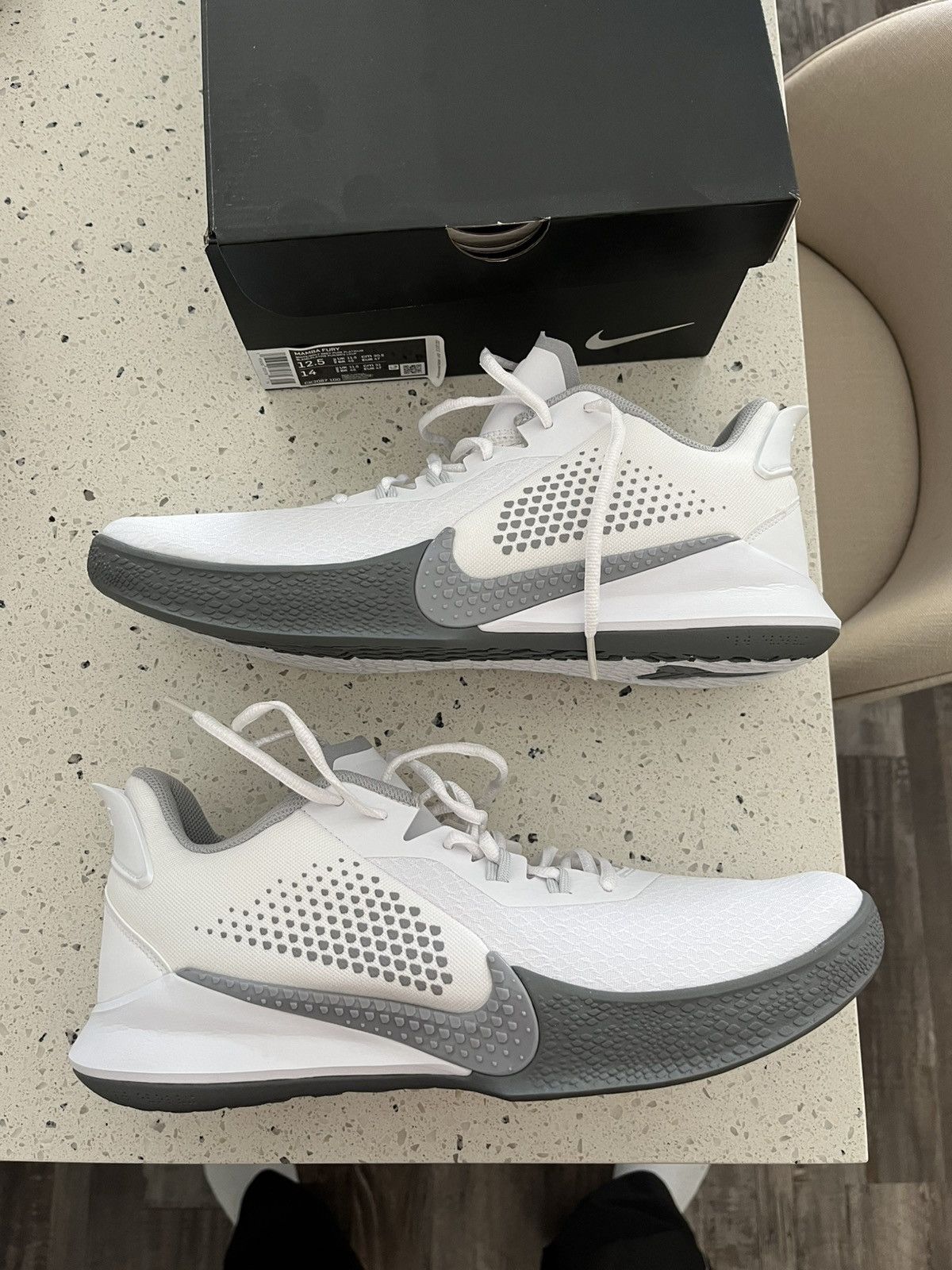 Nike Nike Kobe Fury 12.5 Size US 12.5 / EU 45-46 - 1 Thumbnail