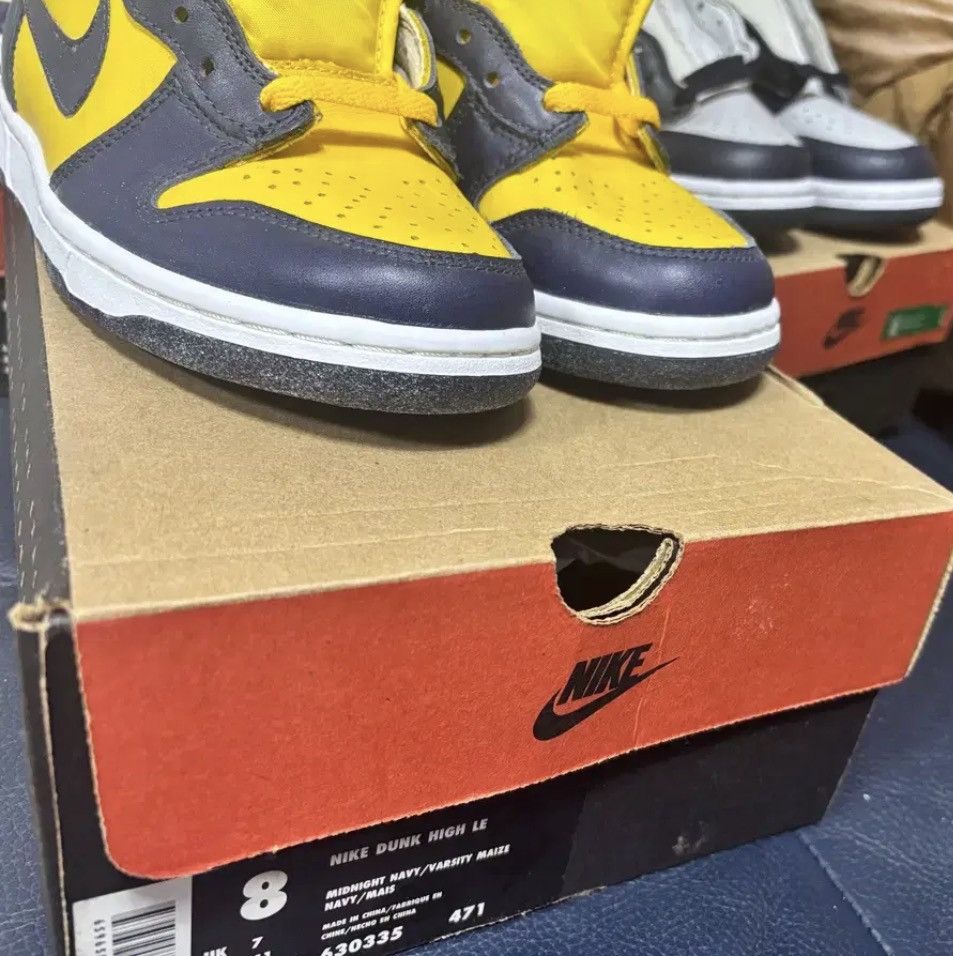Nike Nike Dunk High LE 1999 Michigan W/ OG Box Size US 8 / EU 41 - 6 Thumbnail