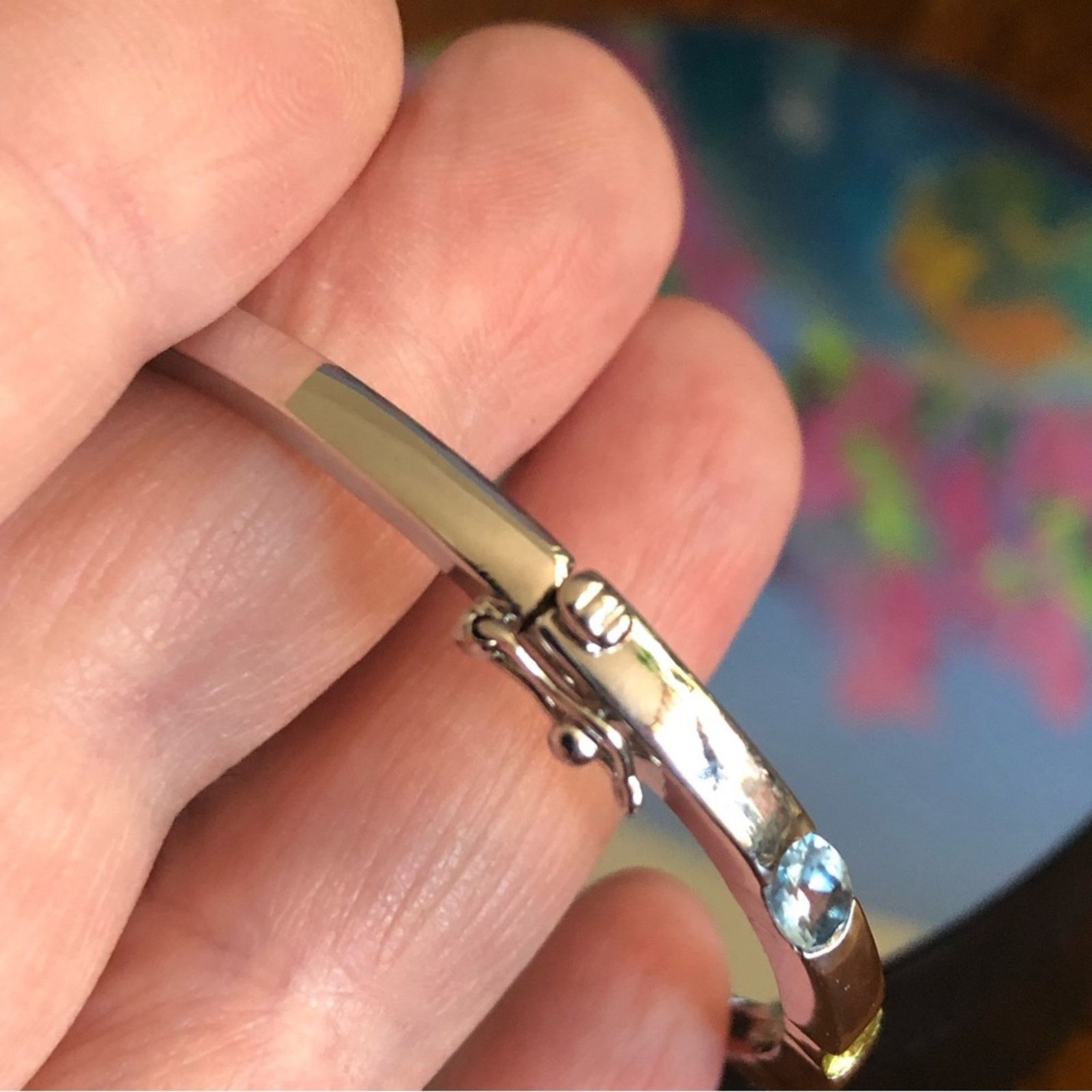 Jewelry Oval colorful glass stone silver bangle bracelet Size ONE SIZE - 5 Thumbnail