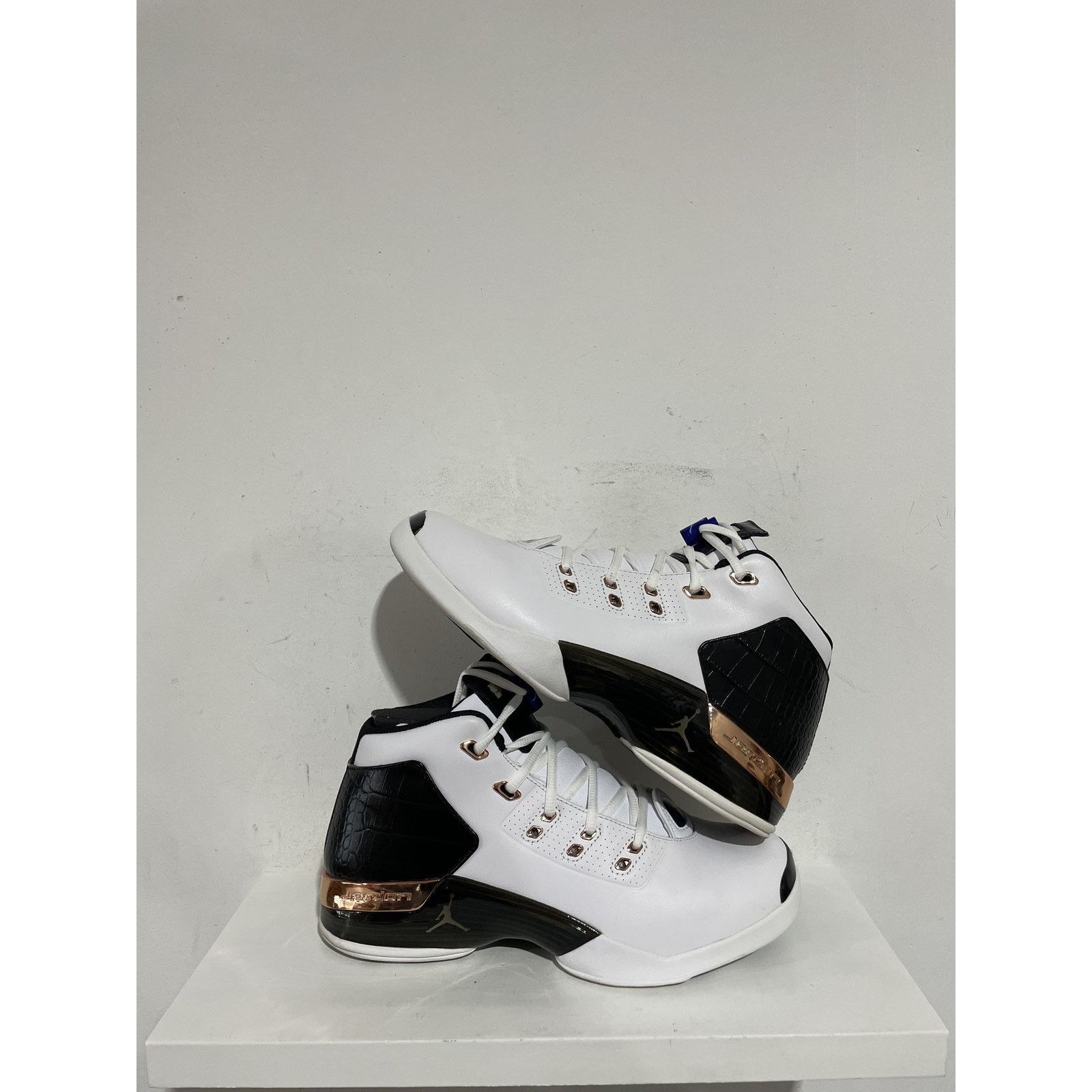 Jordan Brand JORDAN 17 COPPER SIZE 9 PREOWNED Size US 9 / EU 42 - 1 Thumbnail