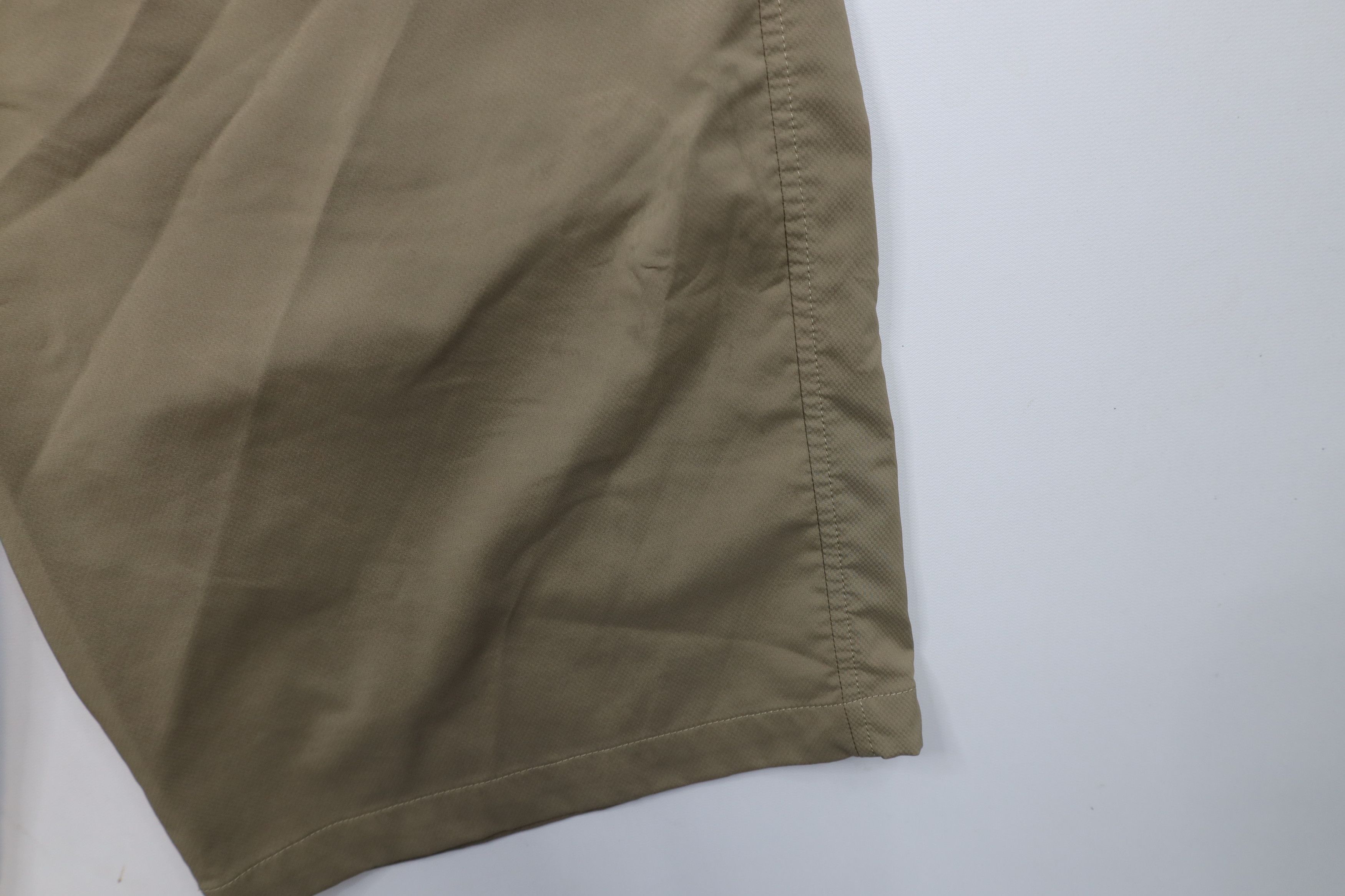Under Armour × Vintage Under Armour Loose HeatGear Golfing Golf Chino Shorts Beige Size US 36 / EU 52 - 5 Thumbnail