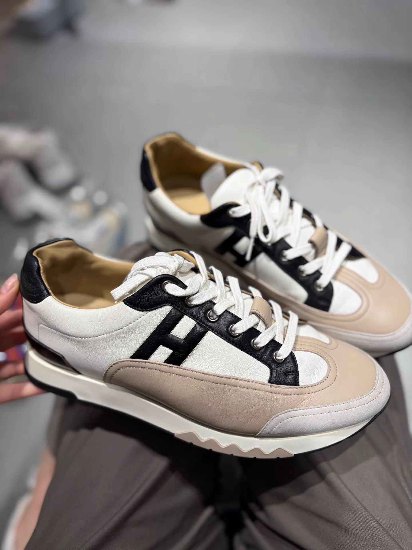 Hermes Hermes Men's Milk Tea Lambskin Casual Sneaker 99 New 42 Size US 9 / EU 42 - 2 Thumbnail