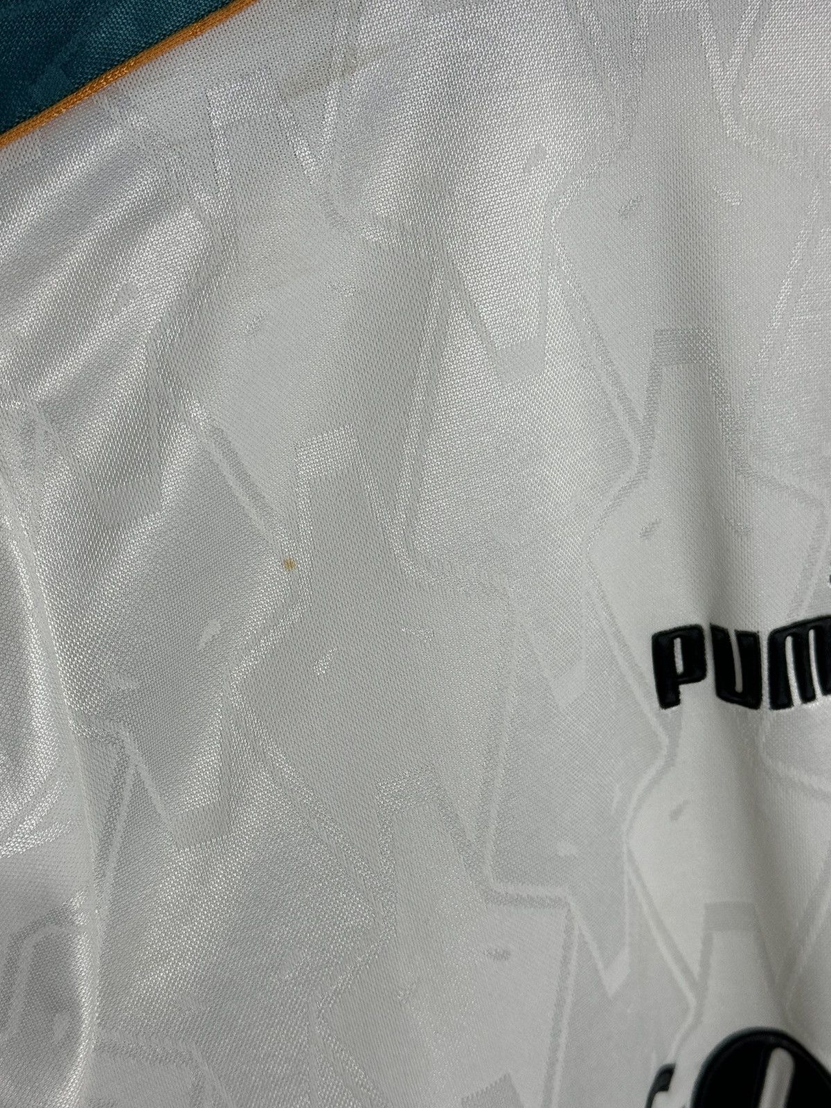 Puma Wolverhampton Wanderers 97/99 Away Football Jersey Size US L / EU 52-54 / 3 - 6 Thumbnail