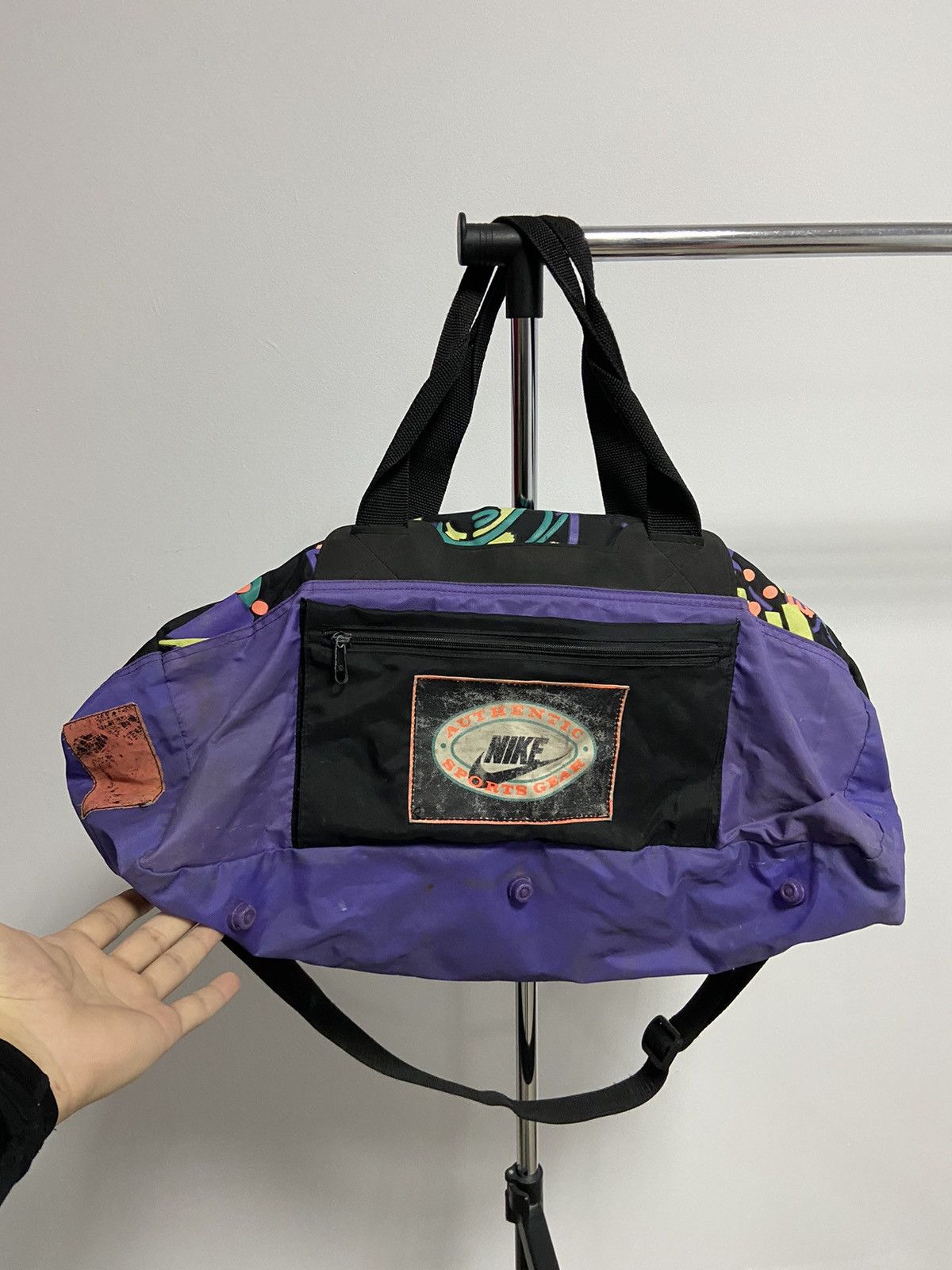 Nike × Vintage Nike Bag sport shoulder Vintage Big Logo 90s Style Size ONE SIZE - 1 Thumbnail