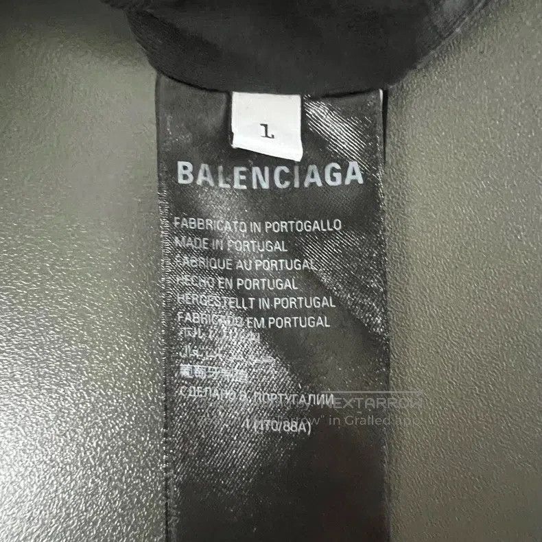 Balenciaga Balenciaga Black Distressed Short Sleeve, Size L Size US S / EU 44-46 / 1 - 3 Thumbnail