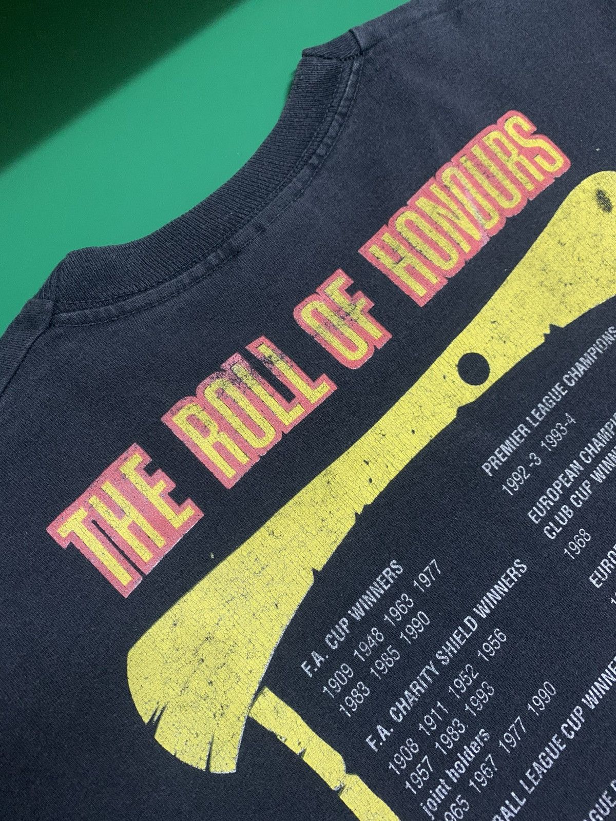 Vintage 🔴 Vintage Manchester United “Roll of Honour” Tee Size US XL / EU 56 / 4 - 11 Thumbnail