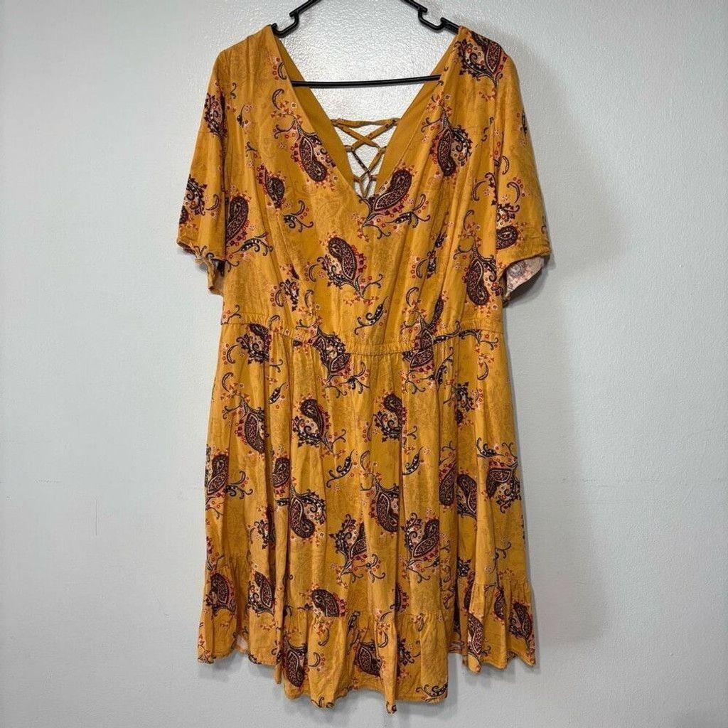 Torrid Torrid Mini Wash Challis Flutter Sleeve Lace Back Dress Size S / US 4 / IT 40 - 1 Thumbnail