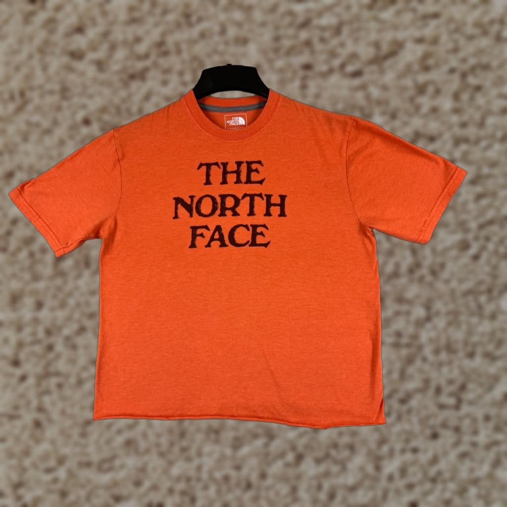 The North Face The North Face Shirt Men Small Orange Logo Short Sleeve Crew Neck Outdoor Size US S / EU 44-46 / 1 - 1 Thumbnail