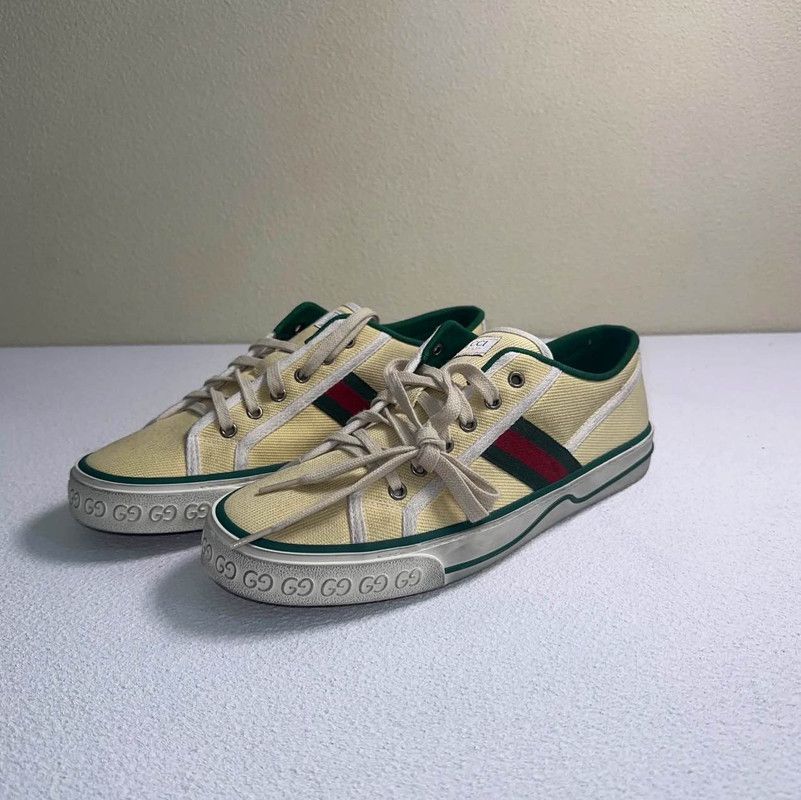 Gucci Gucci Tennis 1977 Vintage Casual Sneakers for Men 0079 Size US 10.5 / EU 43-44 - 1 Thumbnail