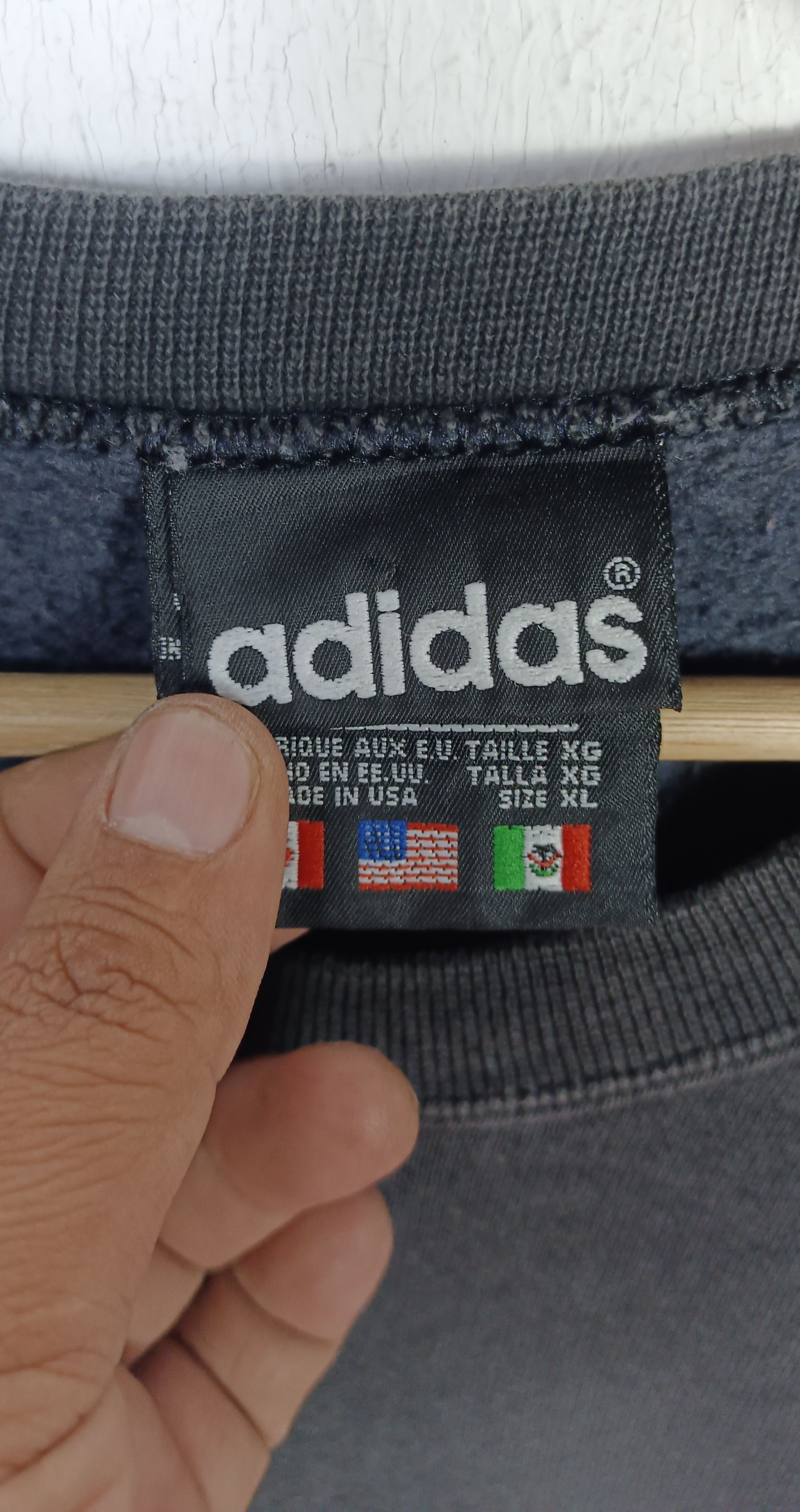 Adidas × Vintage Vintage Adidas Embroidered Center Logo Size US XXL / EU 58 / 5 - 5 Thumbnail