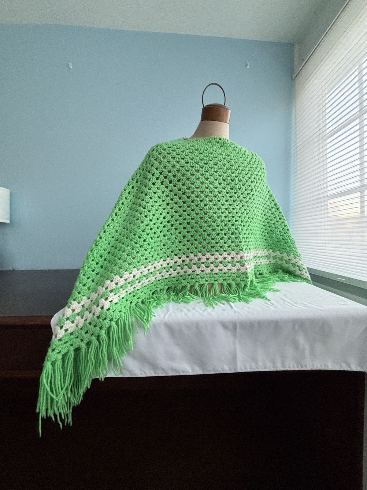 Vintage Vintage Crochet Knit Cape Shawl 1980s Handmade Sweater Green Size US M / EU 48-50 / 2 - 12 Thumbnail