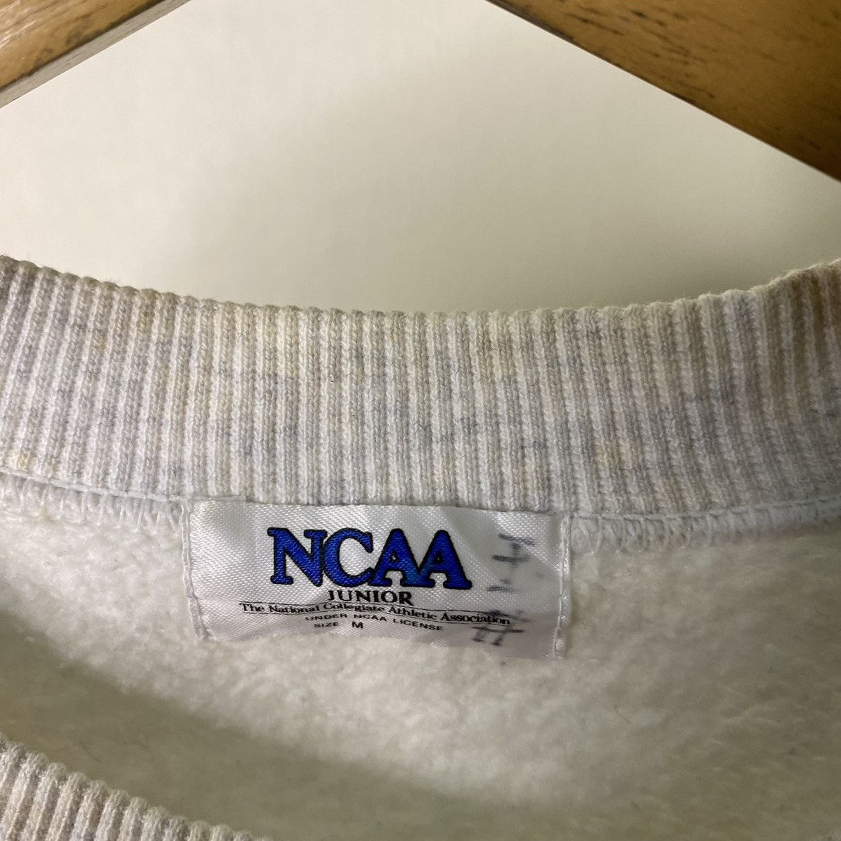 NCAA × Vintage Vintage 1993 NCAA Autumn Basketball Championship Sweatshirt Size US S / EU 44-46 / 1 - 3 Thumbnail
