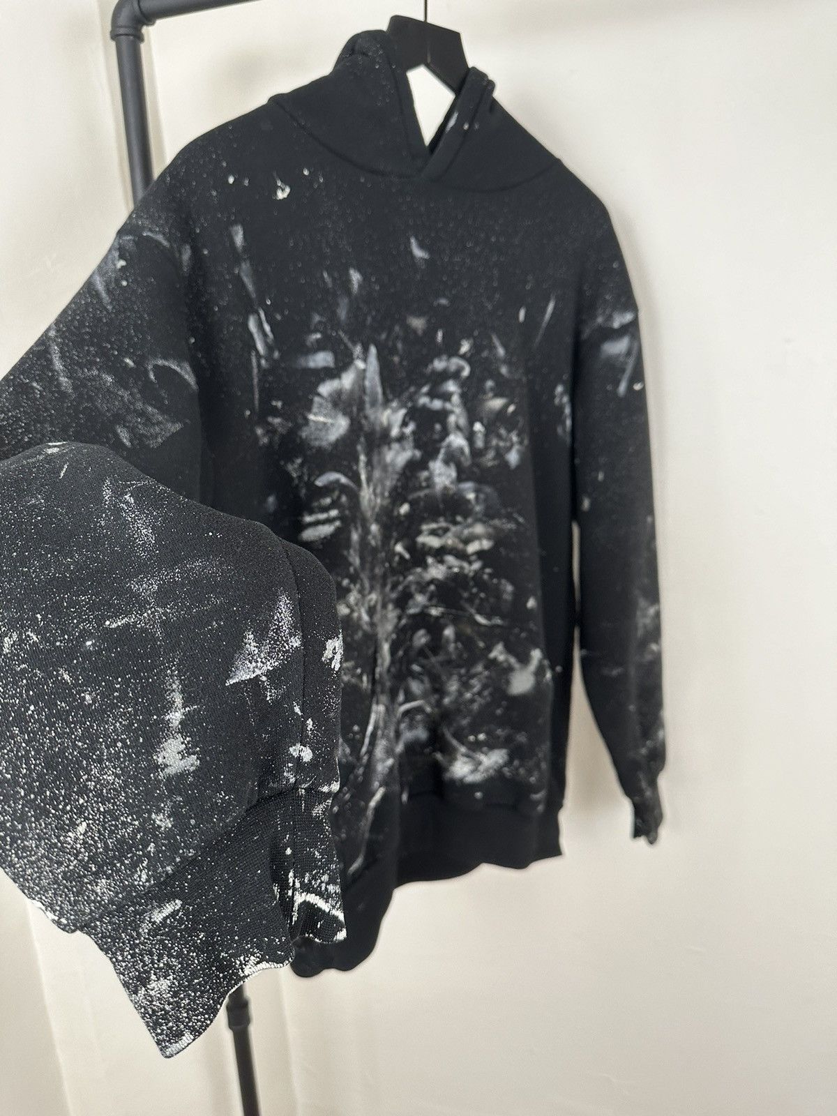 Vintage (XL) PAINT THRASHED Black Vintage Hoodie Size US XL / EU 56 / 4 - 5 Thumbnail