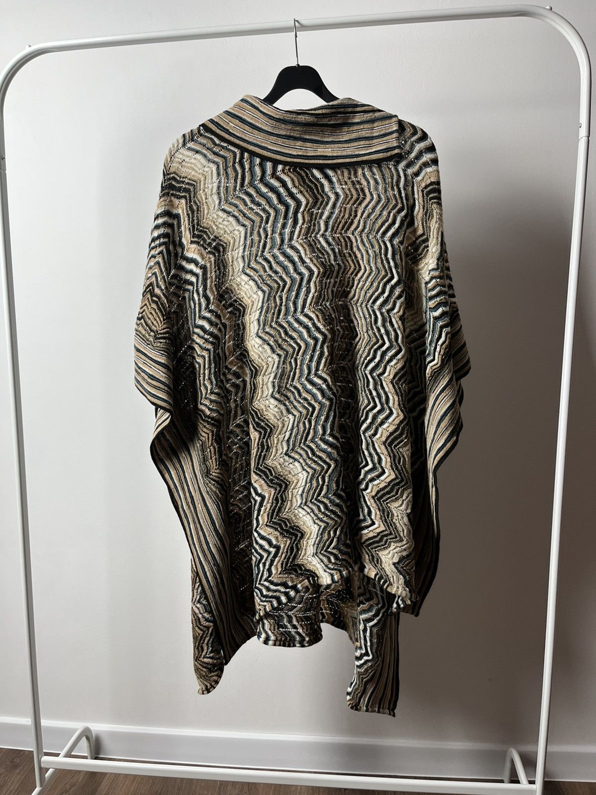 Missoni × Vintage Missoni Striped Zigzag Knit Poncho Made in Italy Wool Blend Size M / US 6-8 / IT 42-44 - 5 Thumbnail