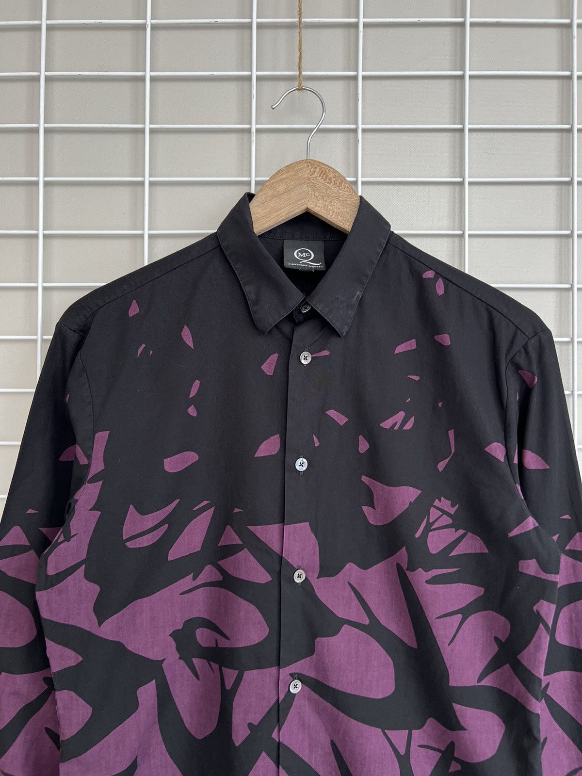 Alexander McQueen Alexander McQueen Swallow Bard Button Shirt Size IT46 or S Size US S / EU 44-46 / 1 - 2 Thumbnail