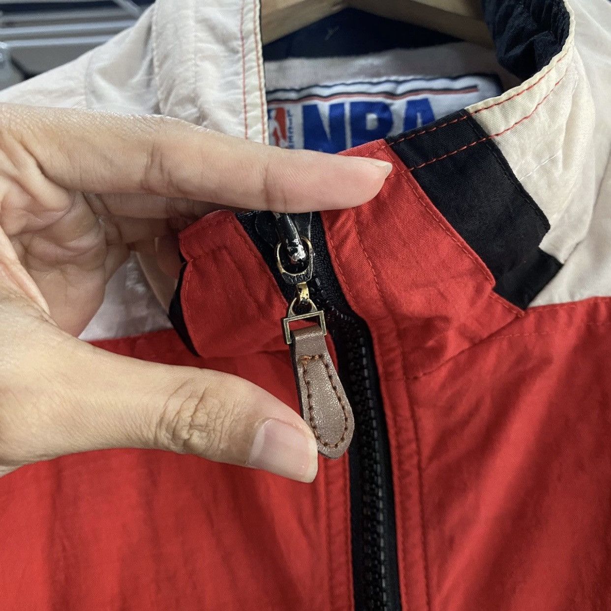 Apex One Vintage 90s Apex One Chicago Bulls Windbreaker Jacket Large Size US L / EU 52-54 / 3 - 11 Thumbnail
