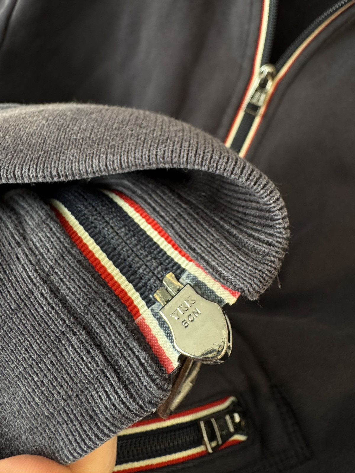 Moncler Moncler Maglia Cardigan Patch Logo Full Zip Sweatshirt Rare Size US M / EU 48-50 / 2 - 13 Thumbnail