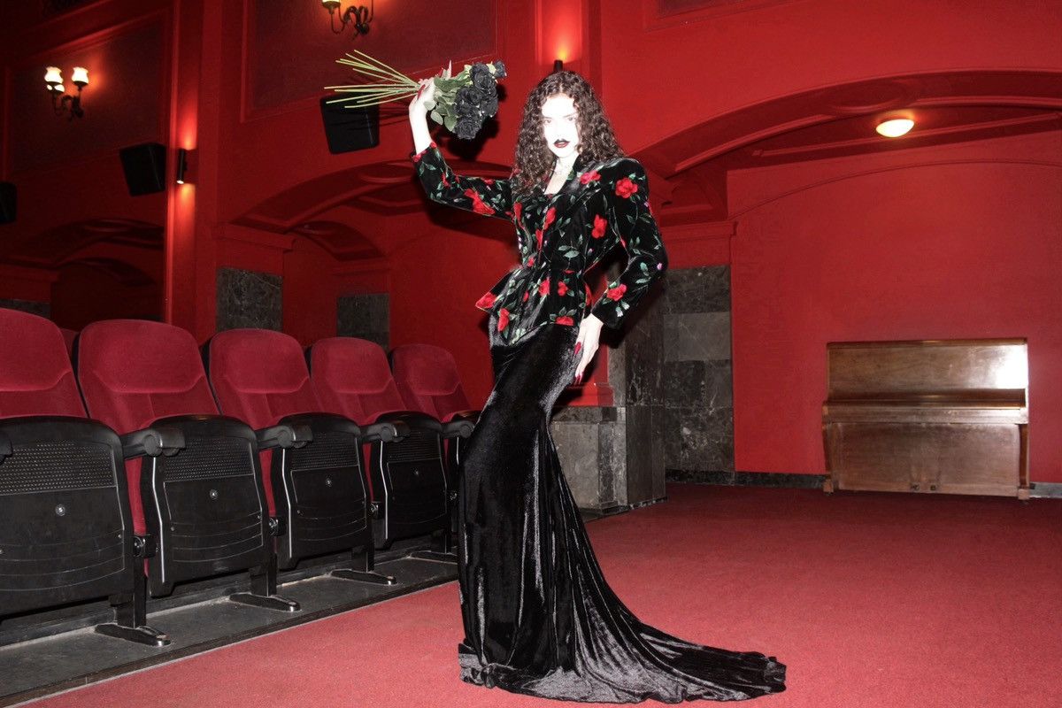 Mugler × Thierry Mugler Dramatic Thierry Mugler velvet rose jacket Size S / US 4 / IT 40 - 3 Thumbnail