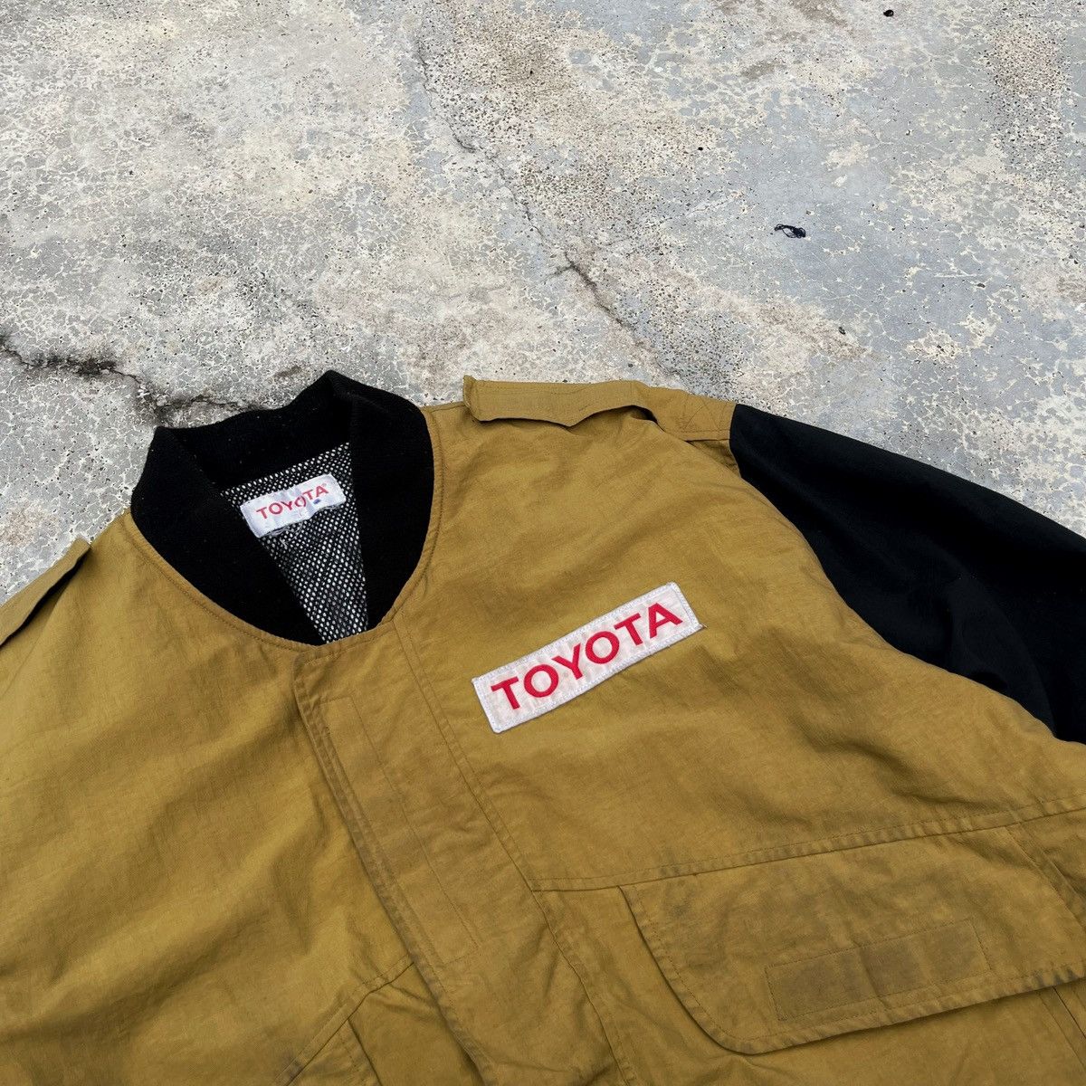 Vintage Toyota TRD Vintage Racing Bomber Jacket Nice Embroided Logo Size US L / EU 52-54 / 3 - 3 Thumbnail
