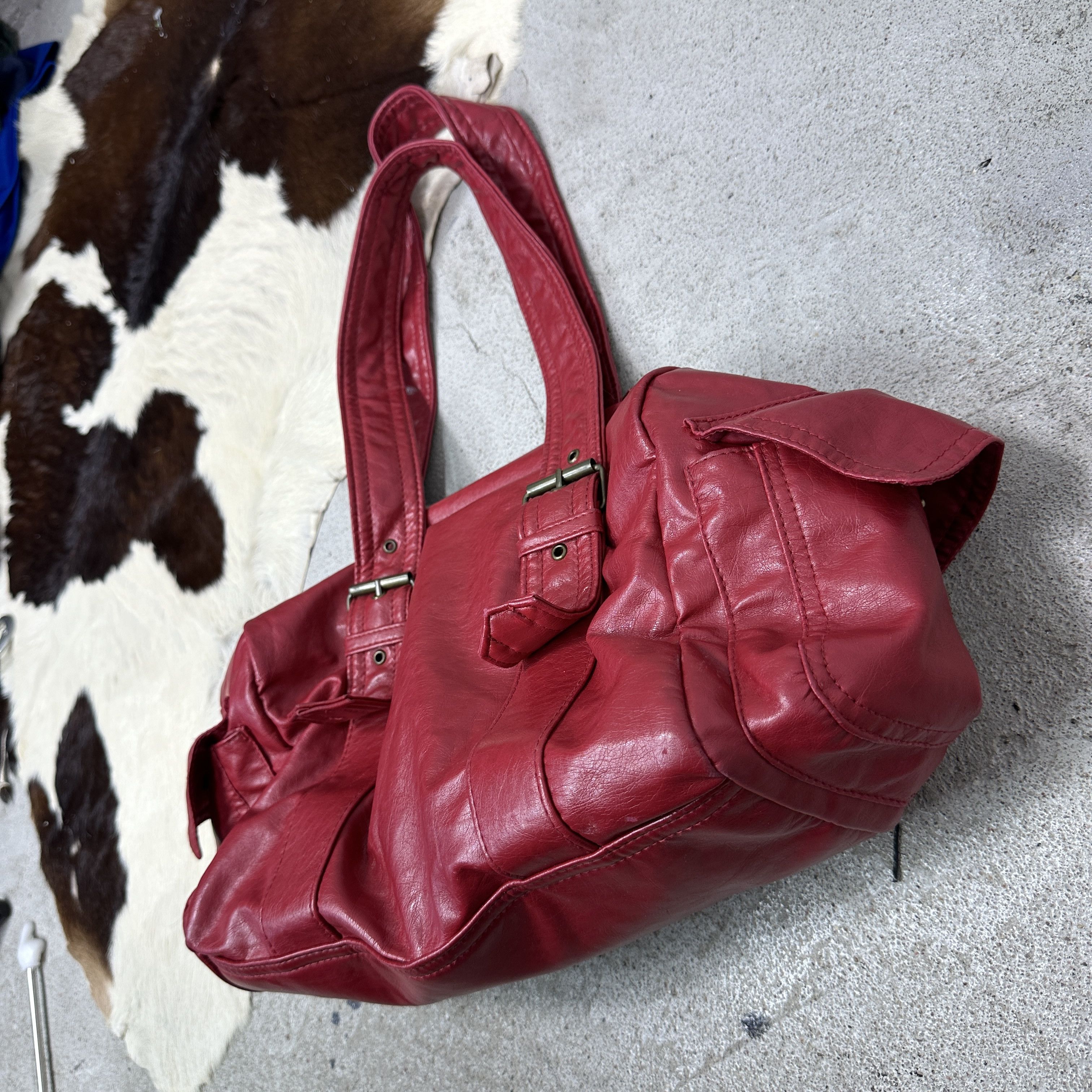 Vintage Vintage Avant Garde Buckled Cherry Red Bag Y2K Size ONE SIZE - 3 Thumbnail