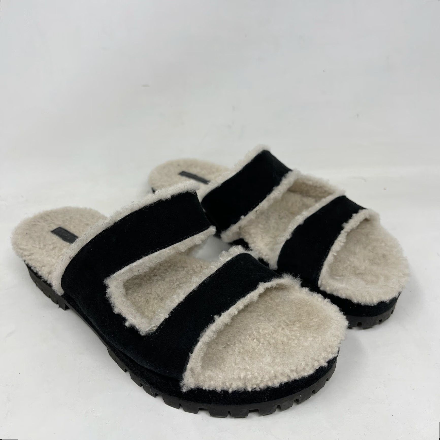 Vintage Tamara Mellon Sandals Womens 5 35.5 Roam Shearling Black and Ivory Slides Tamara Mellon Roam Sandals Womens Size 5 35.5 Black Ivory Shearling Slides Size US 5 / IT 35 - 5 Thumbnail