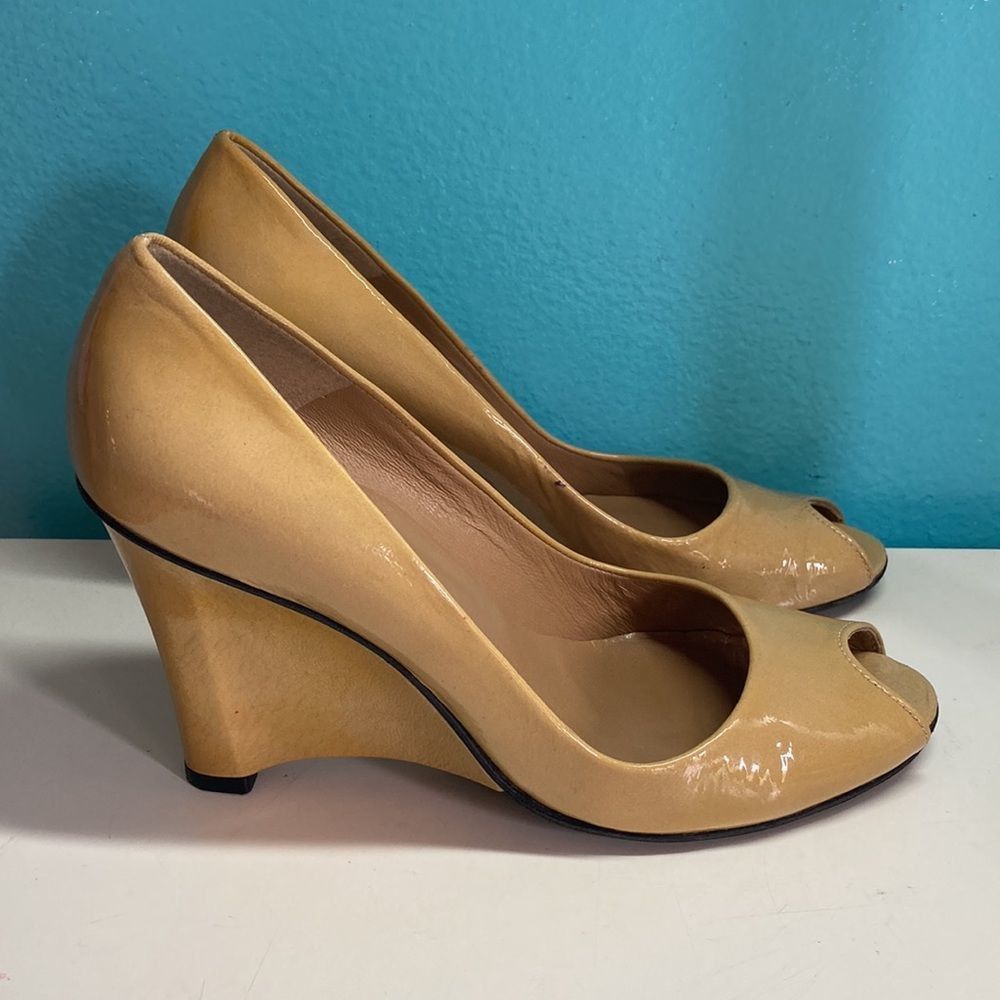 Stuart Weitzman Yellow Nuanna Patent Leather Wedge Size 9